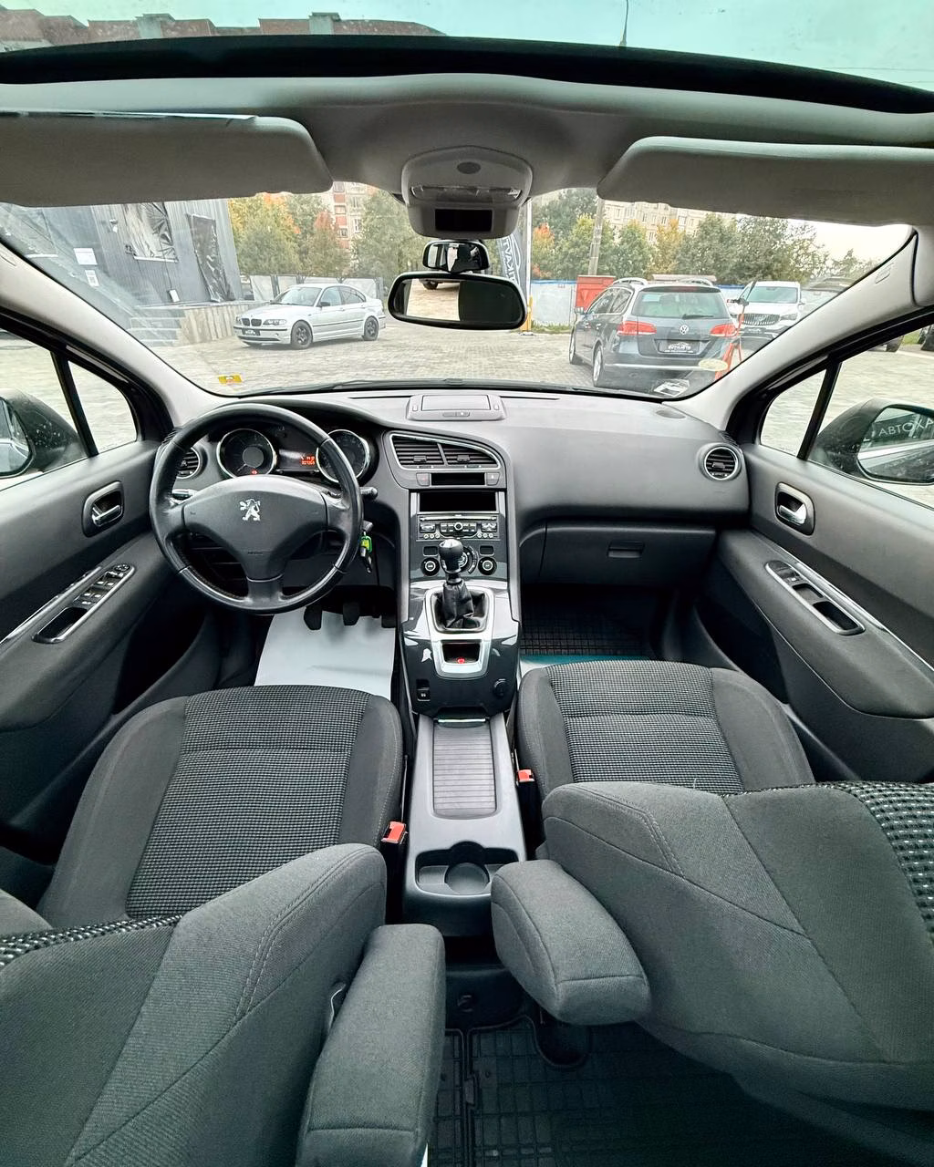 Peugeot 5008 фото 10