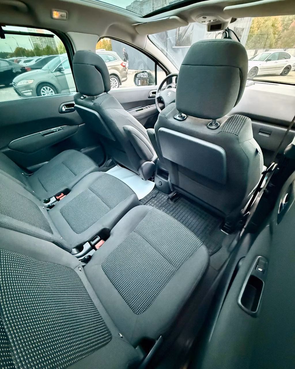 Peugeot 5008 фото 13