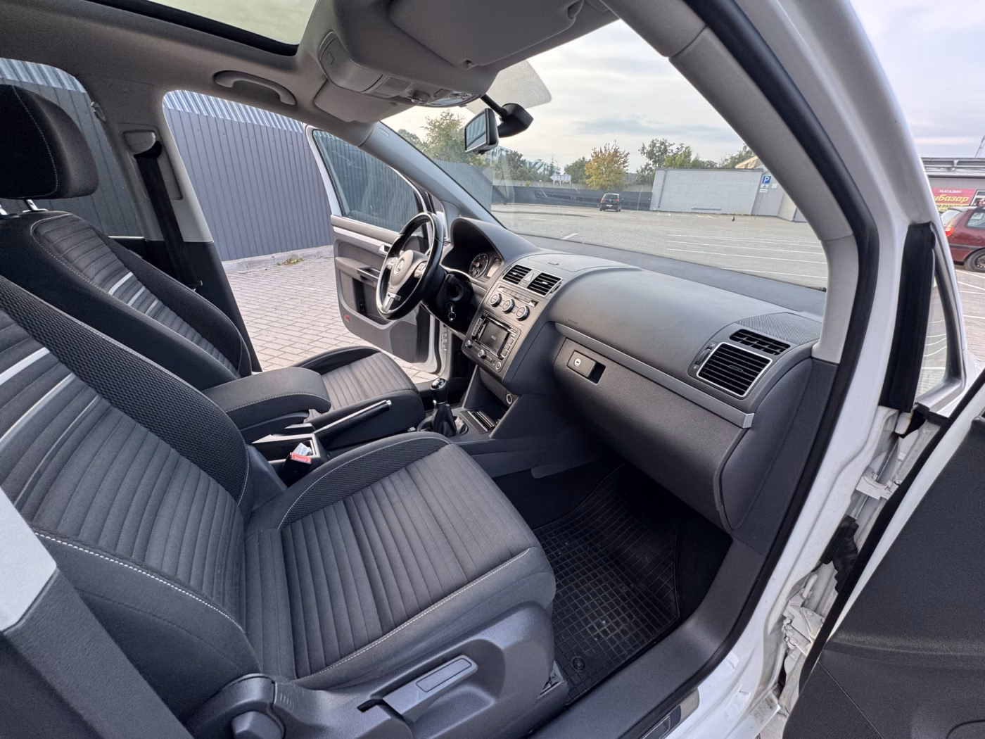 Volkswagen Touran фото 17