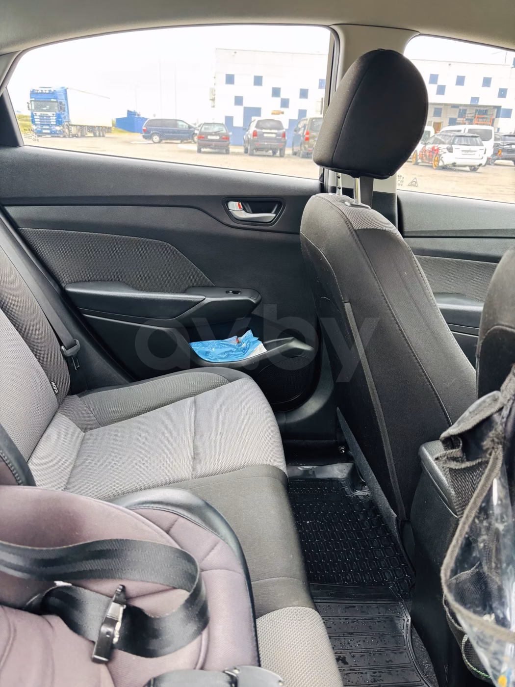 Hyundai Accent фото 11