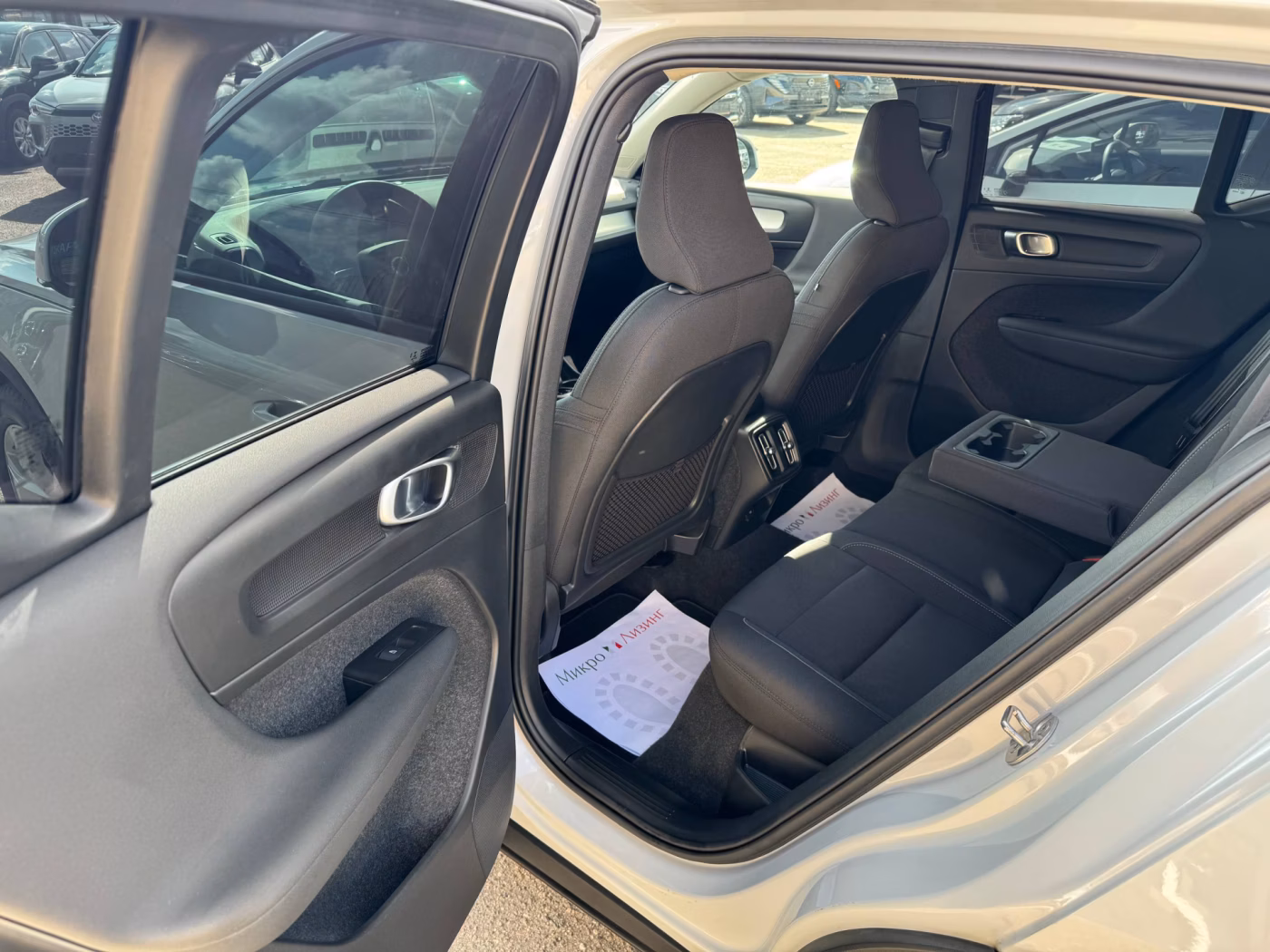 Volvo XC40 фото 9