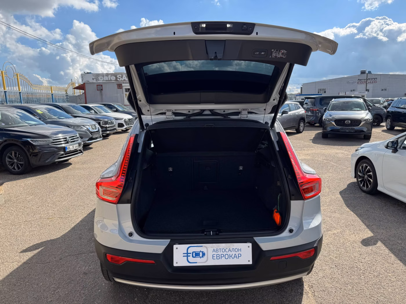 Volvo XC40 фото 11