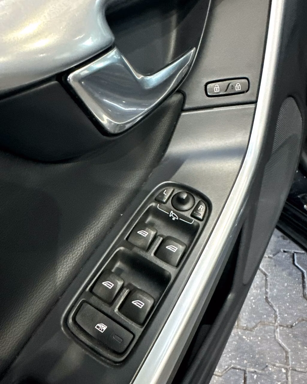 Volvo V60 фото 8