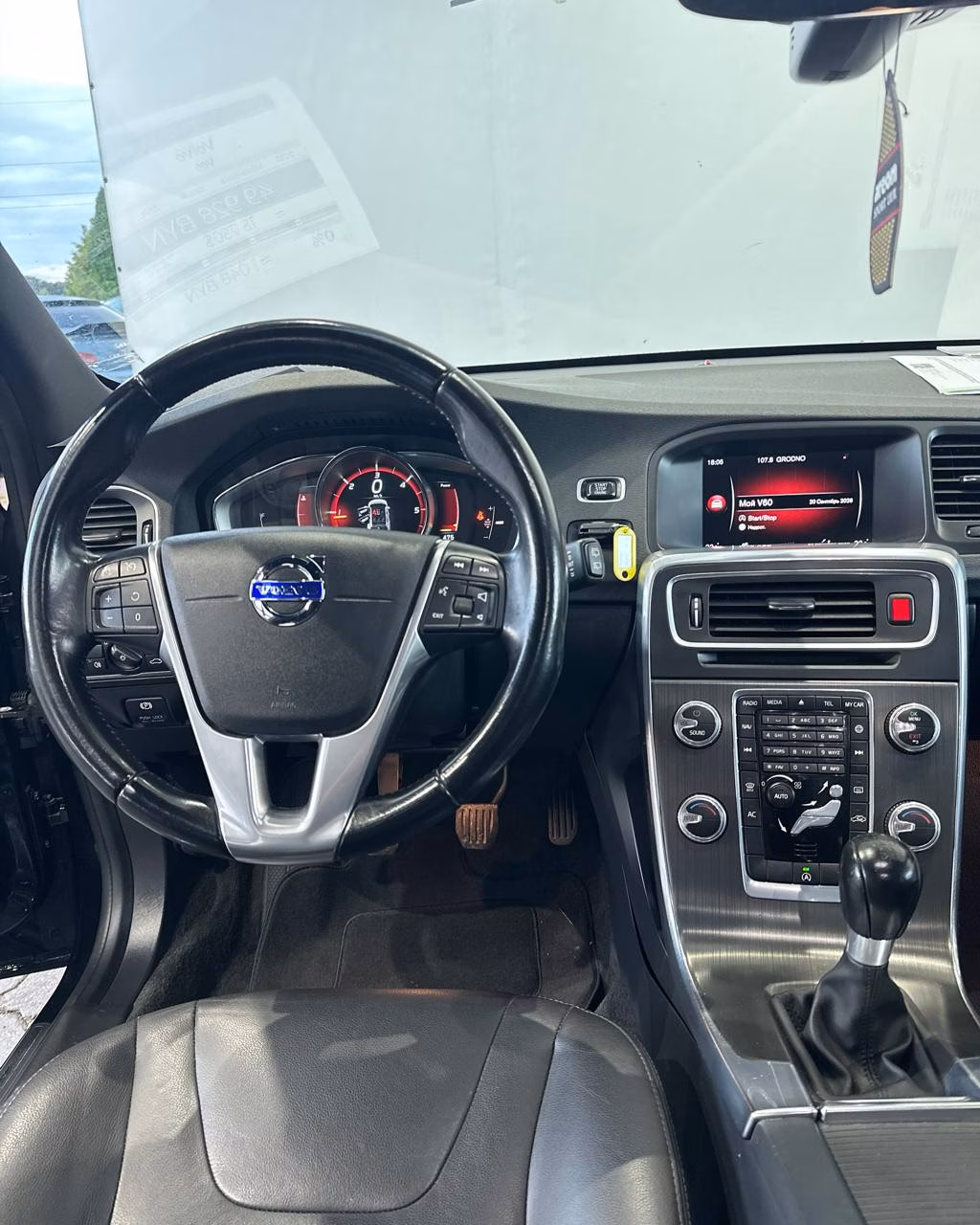 Volvo V60 фото 14