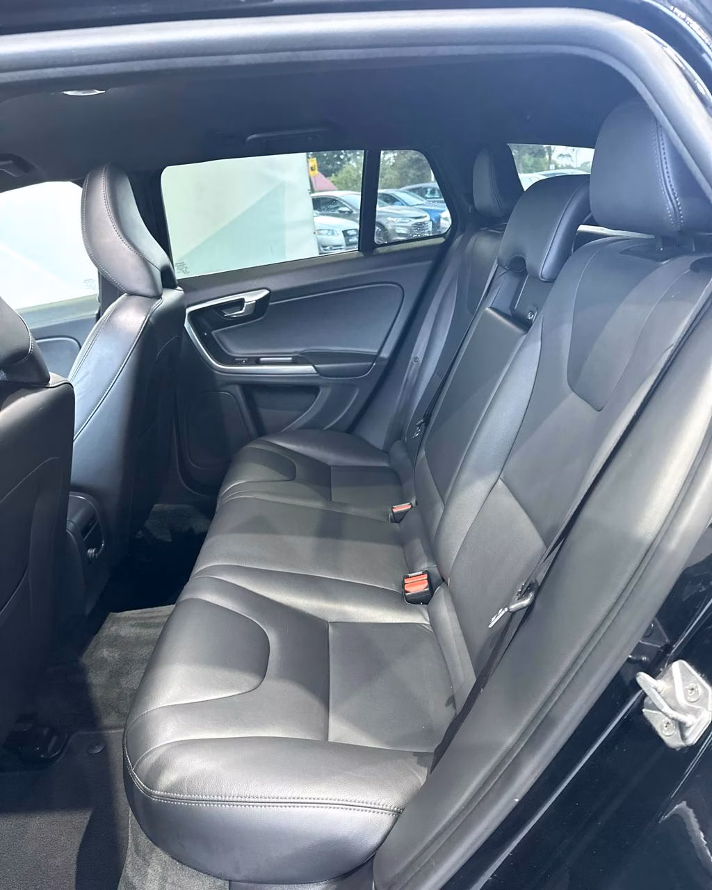 Volvo V60 фото 15