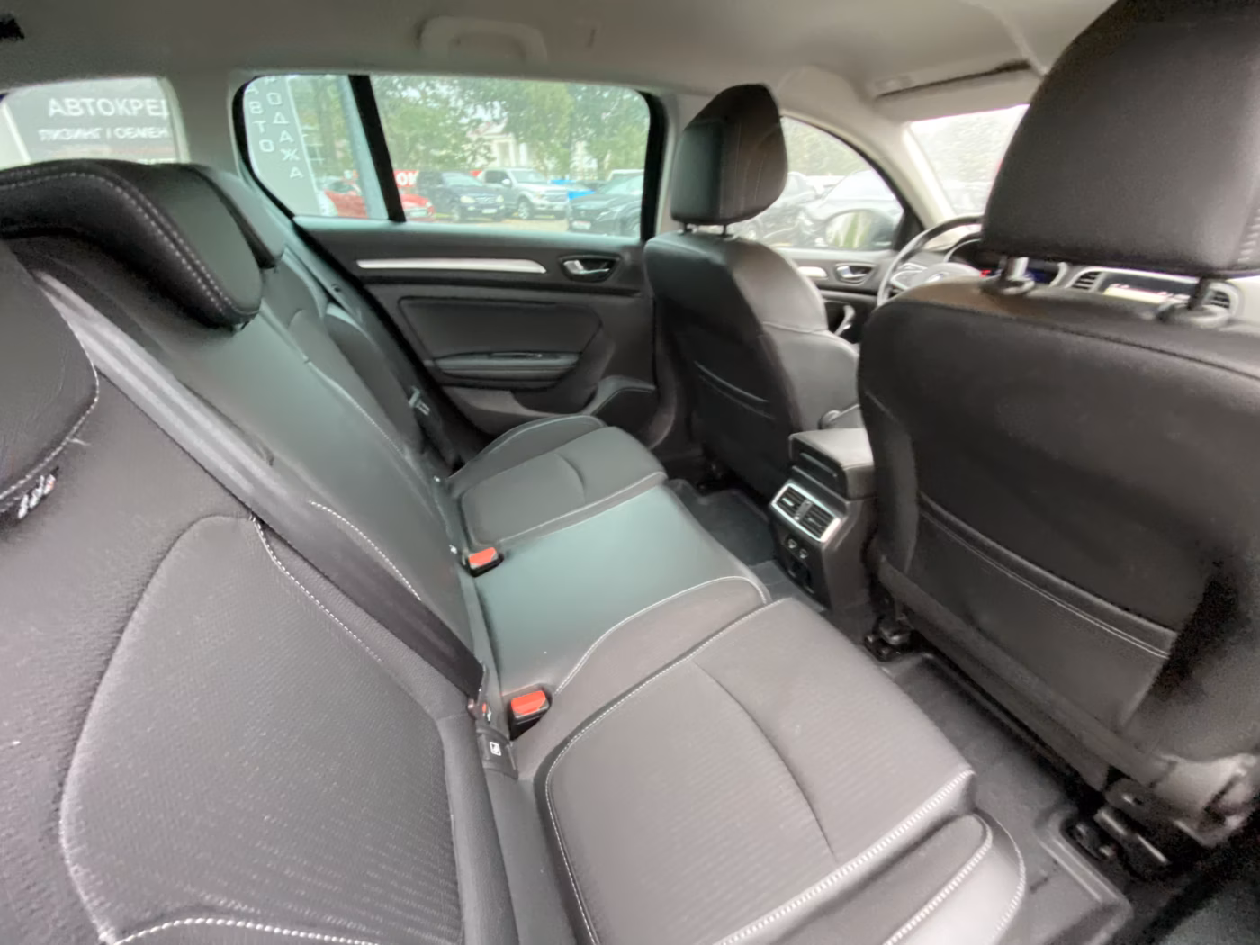 Renault Megane фото 10