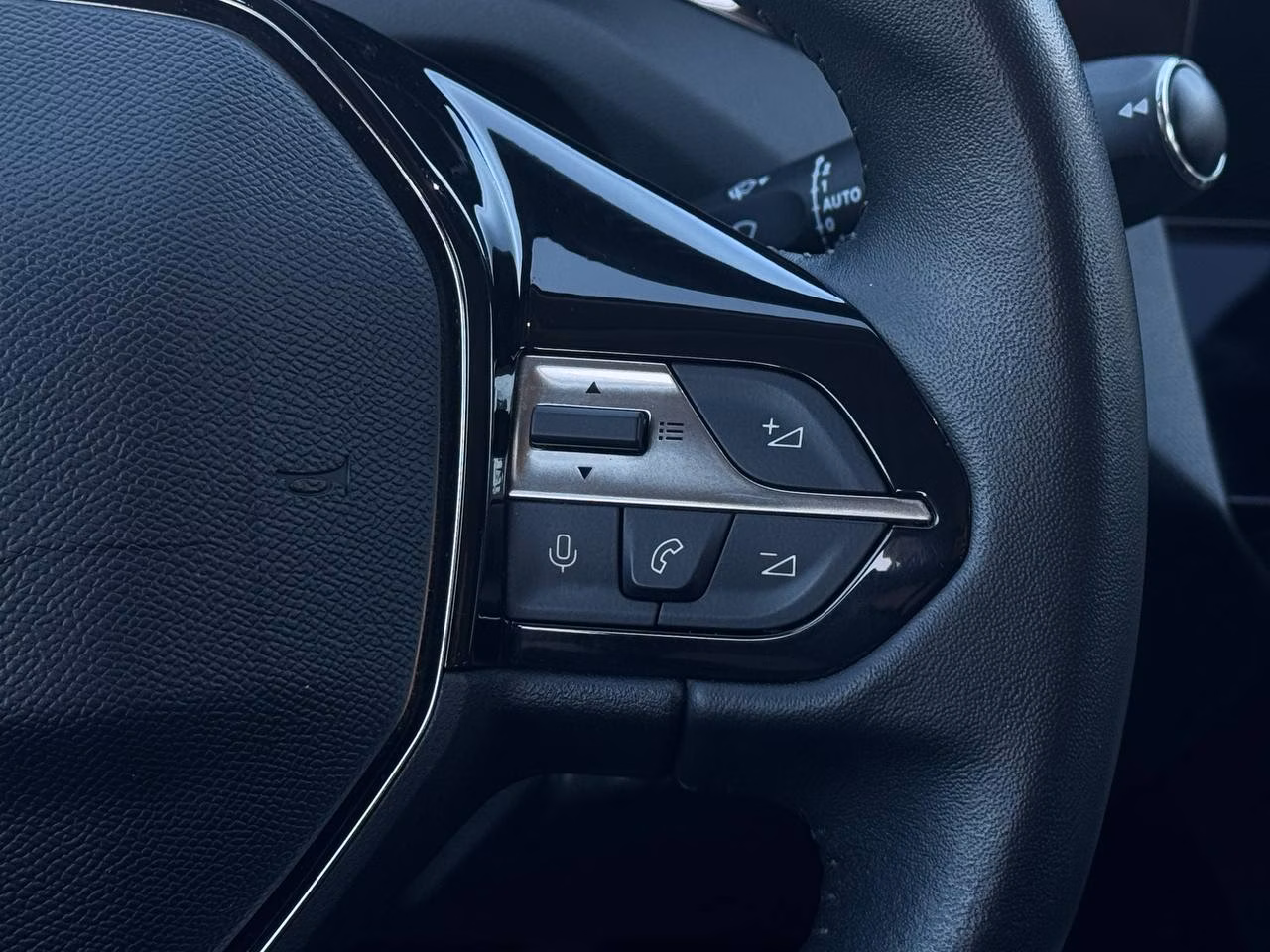Peugeot 308 фото 14