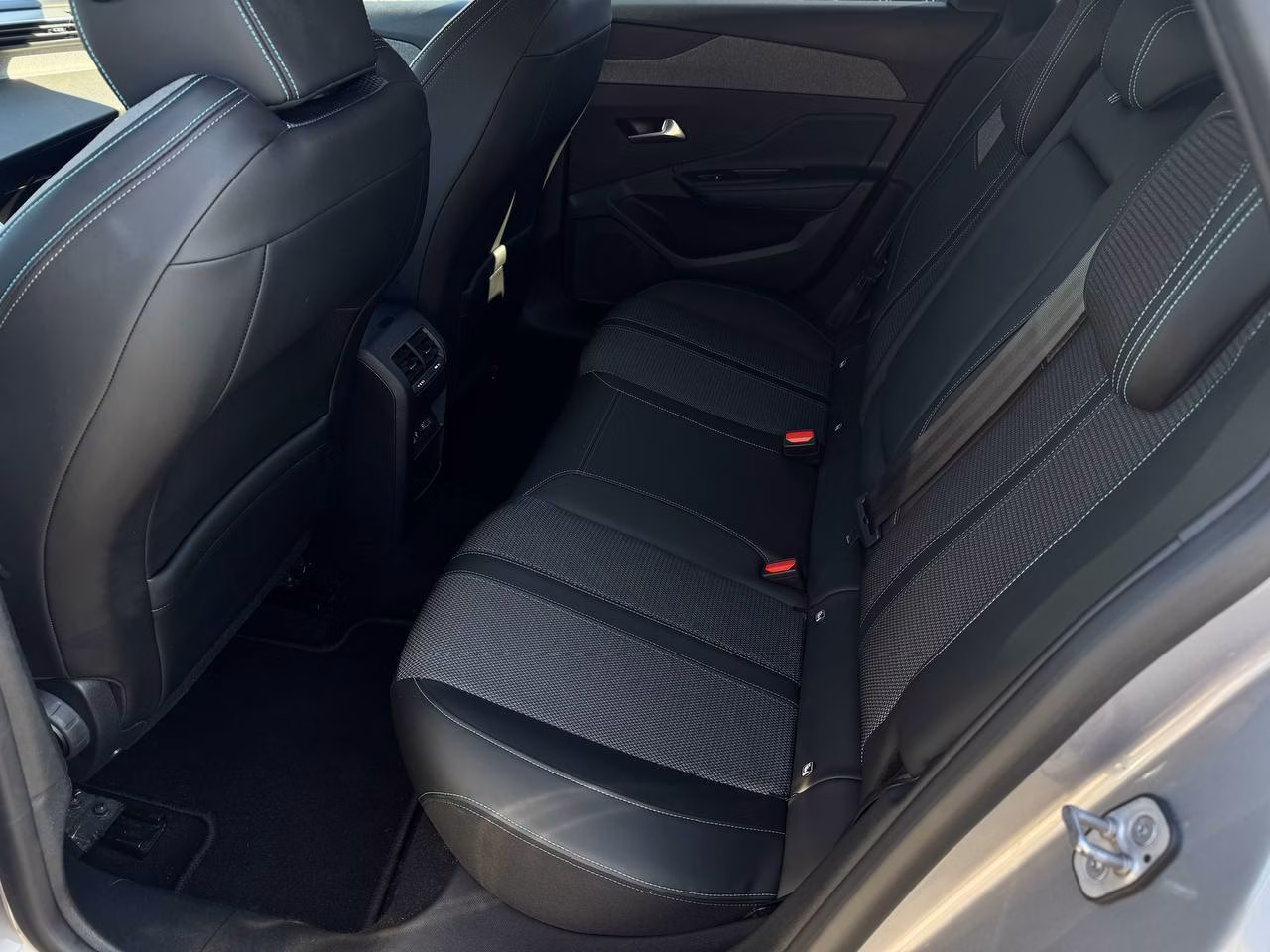 Peugeot 308 фото 15