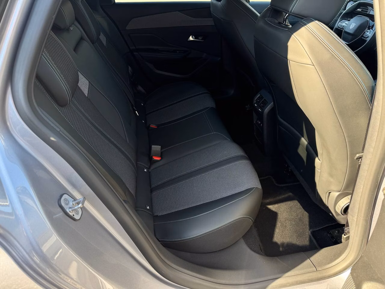 Peugeot 308 фото 17