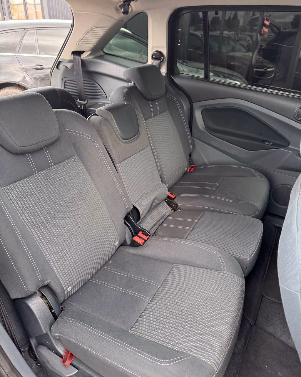 Ford Grand C-Max фото 12