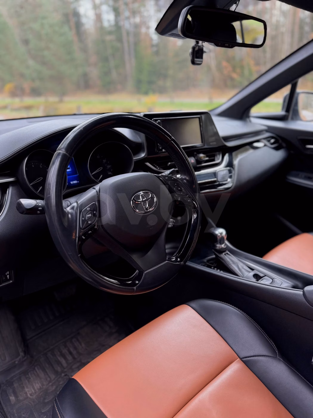 Toyota C-HR фото 10