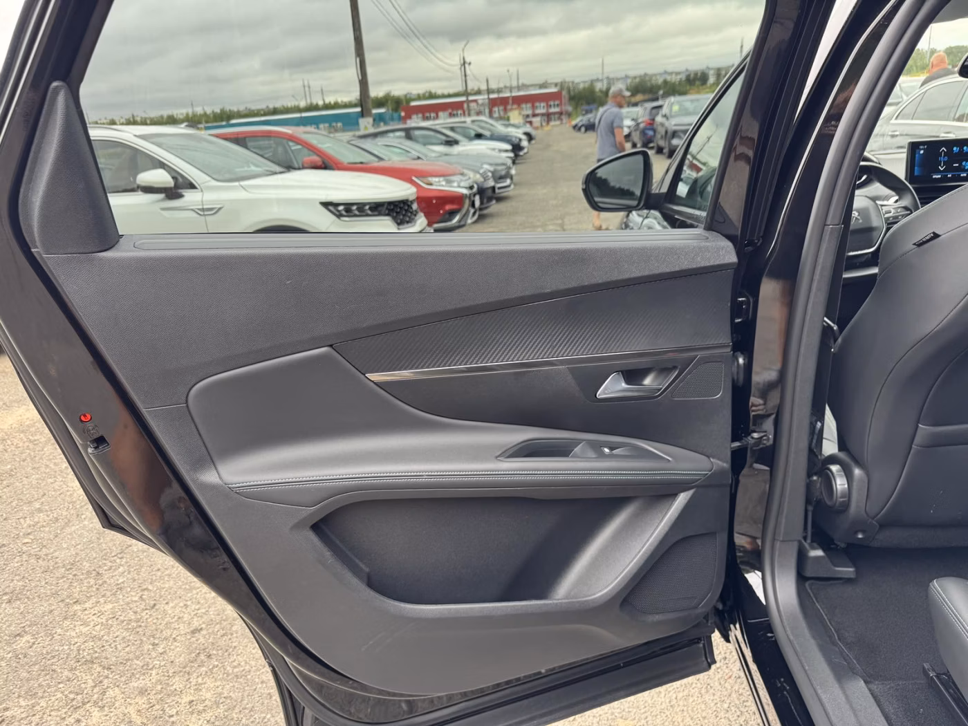 Peugeot 5008 фото 12