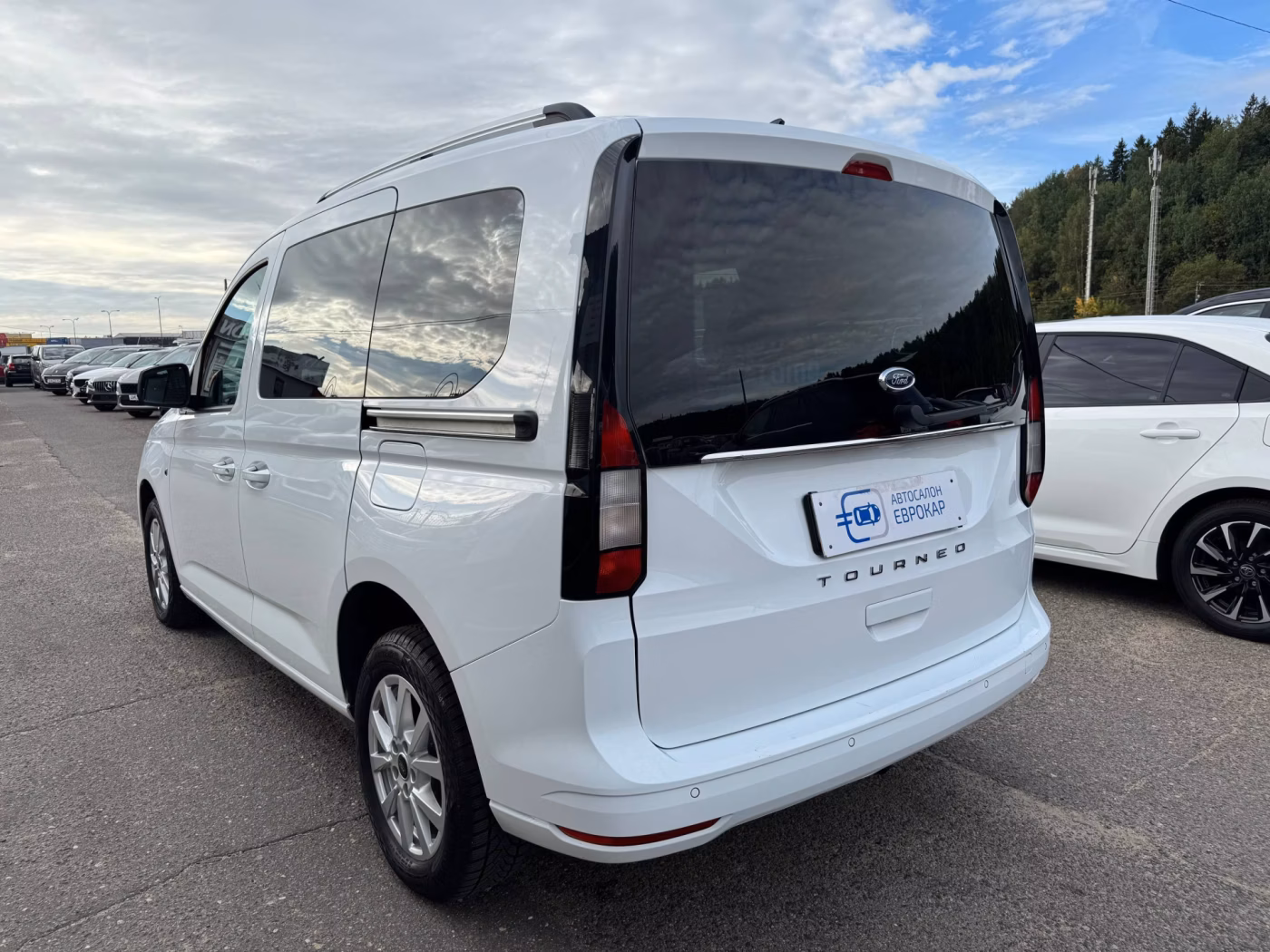 Ford Tourneo Connect фото 5