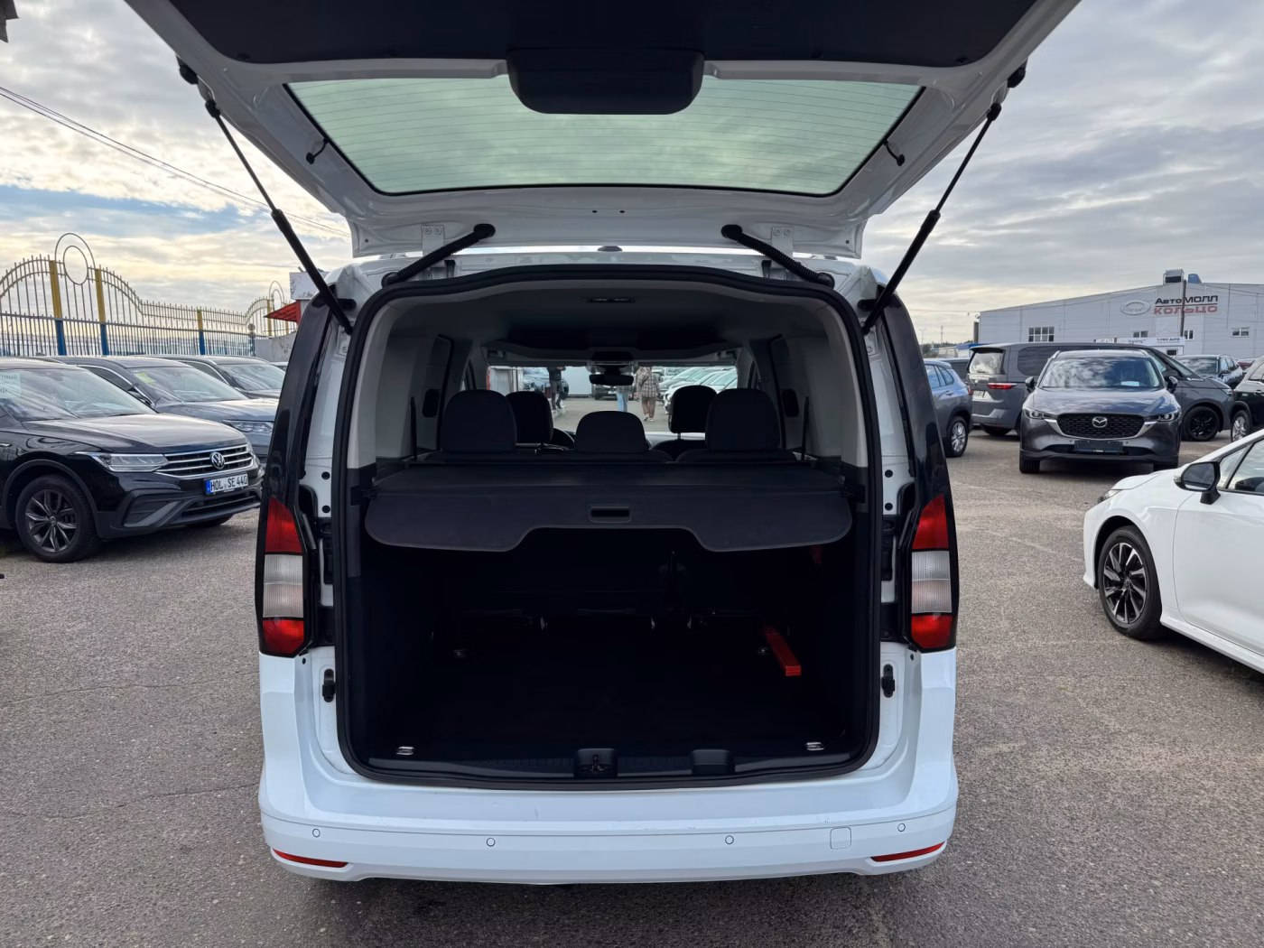 Ford Tourneo Connect фото 11