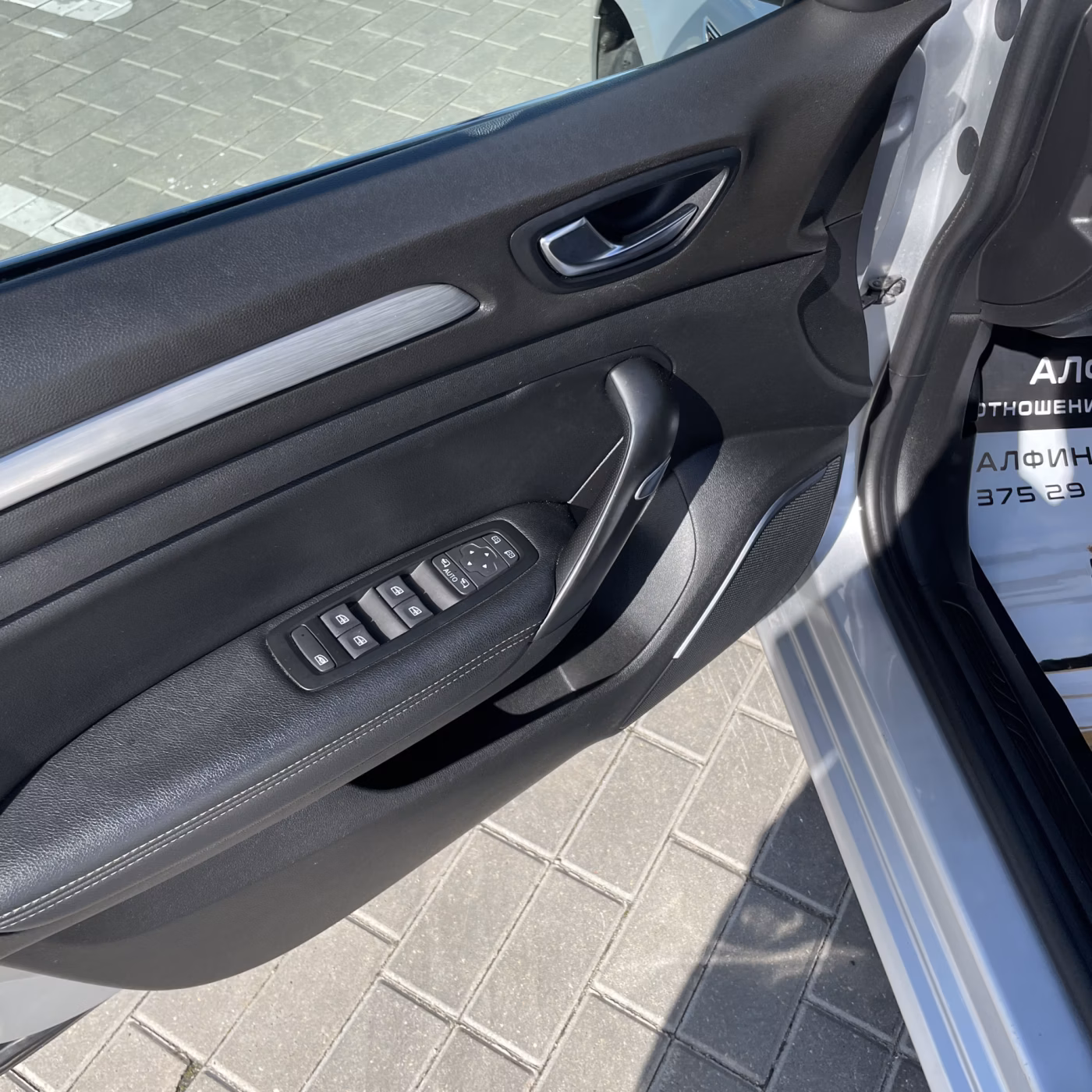 Renault Megane фото 8