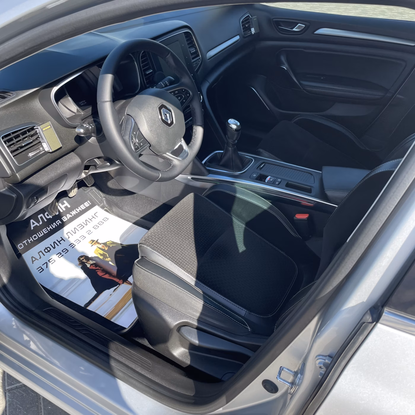 Renault Megane фото 9