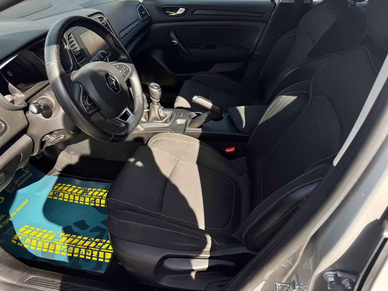 Renault Megane фото 8