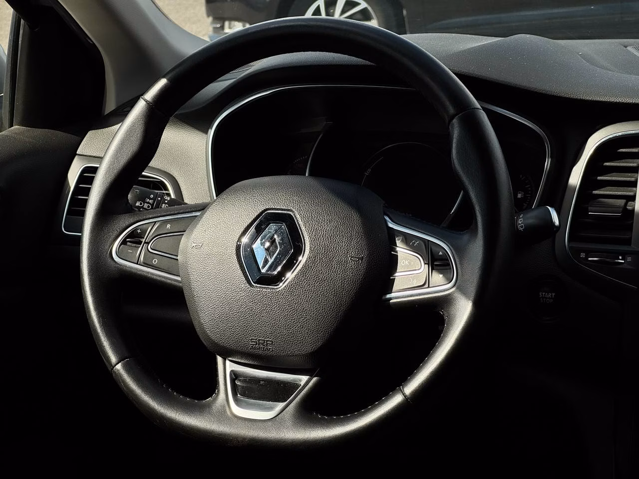 Renault Megane фото 12