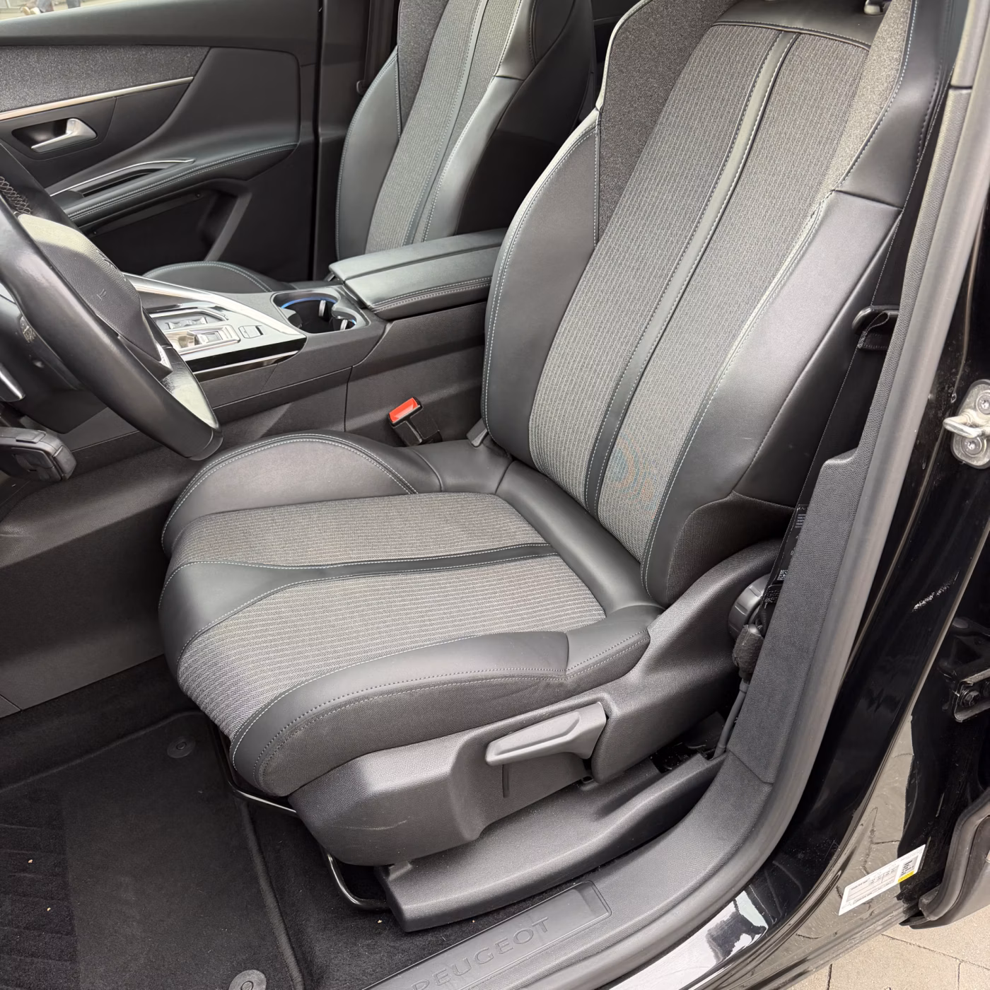 Peugeot 5008 фото 14