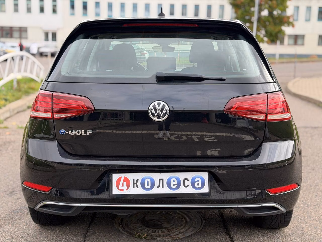 Volkswagen e-Golf фото 5