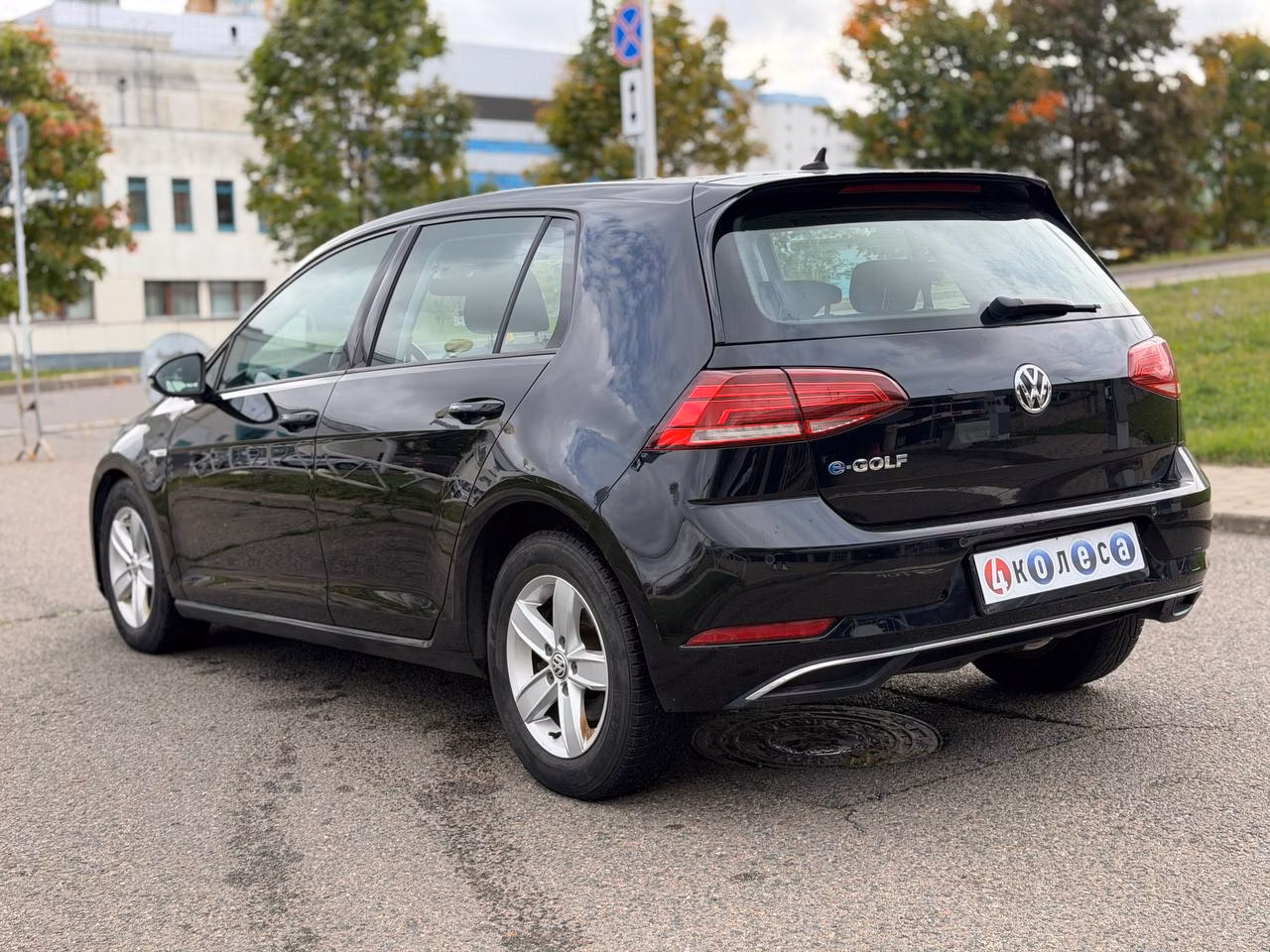 Volkswagen e-Golf фото 6