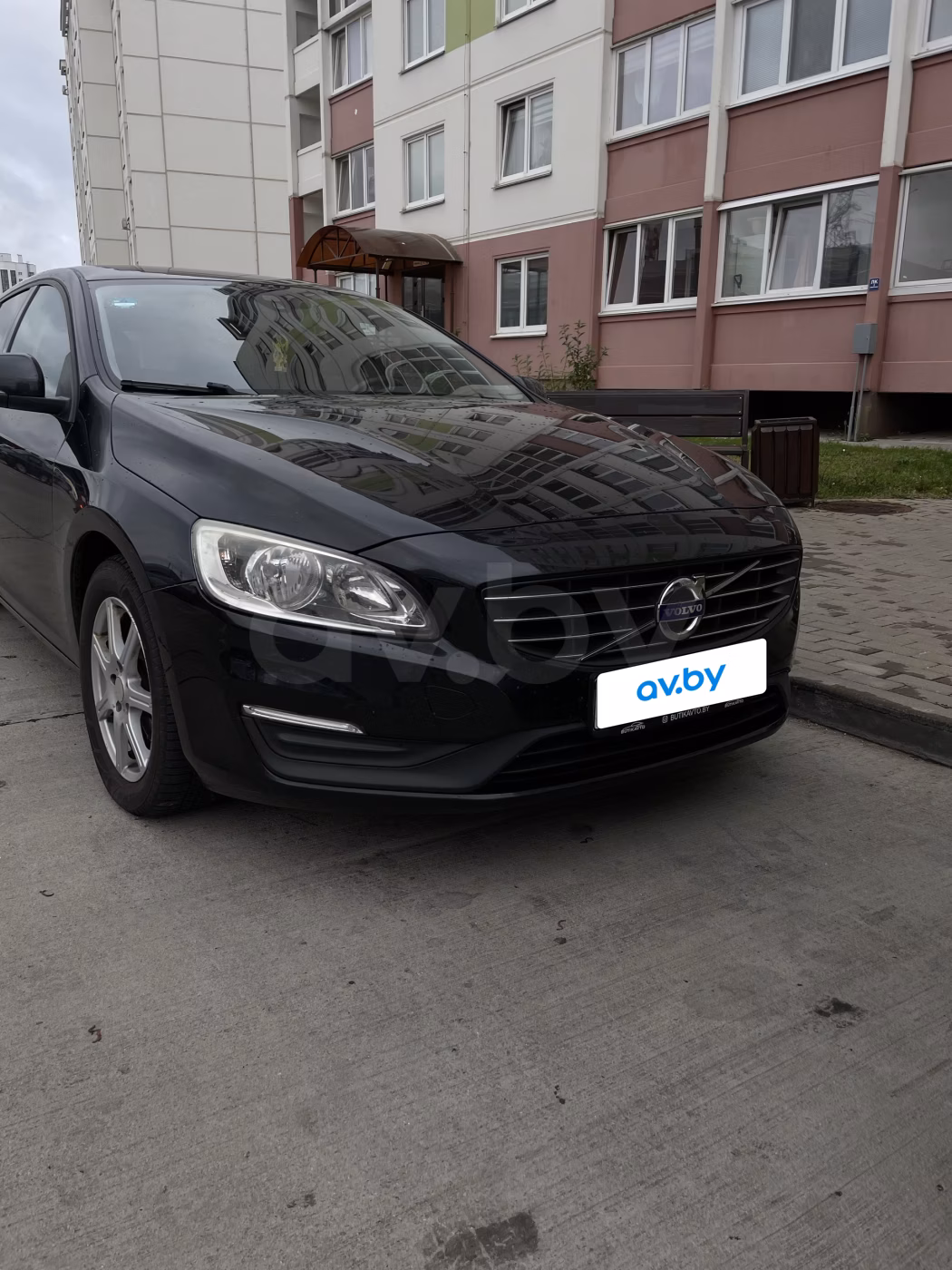 Volvo V60 фото 2