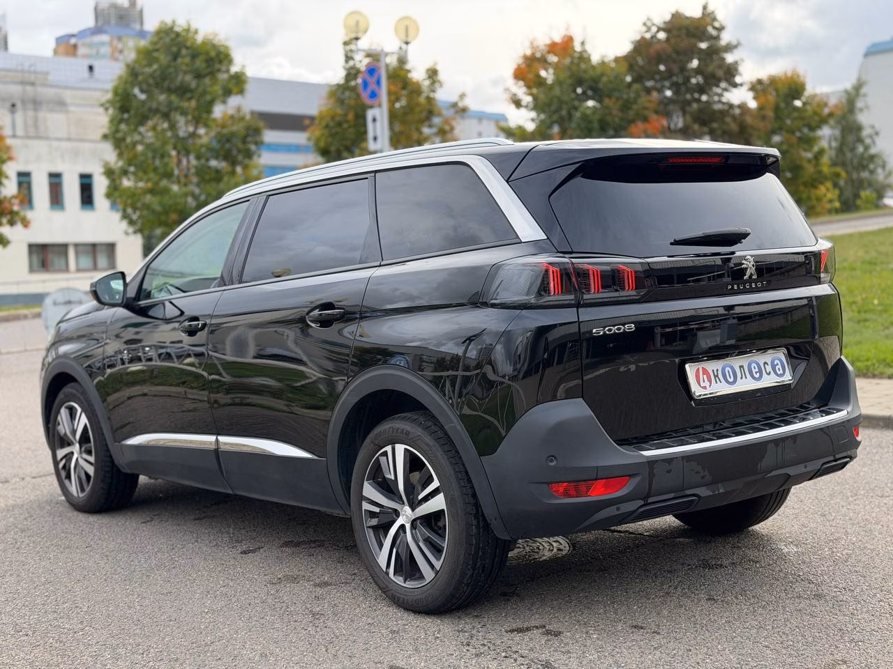 Peugeot 5008 фото 6