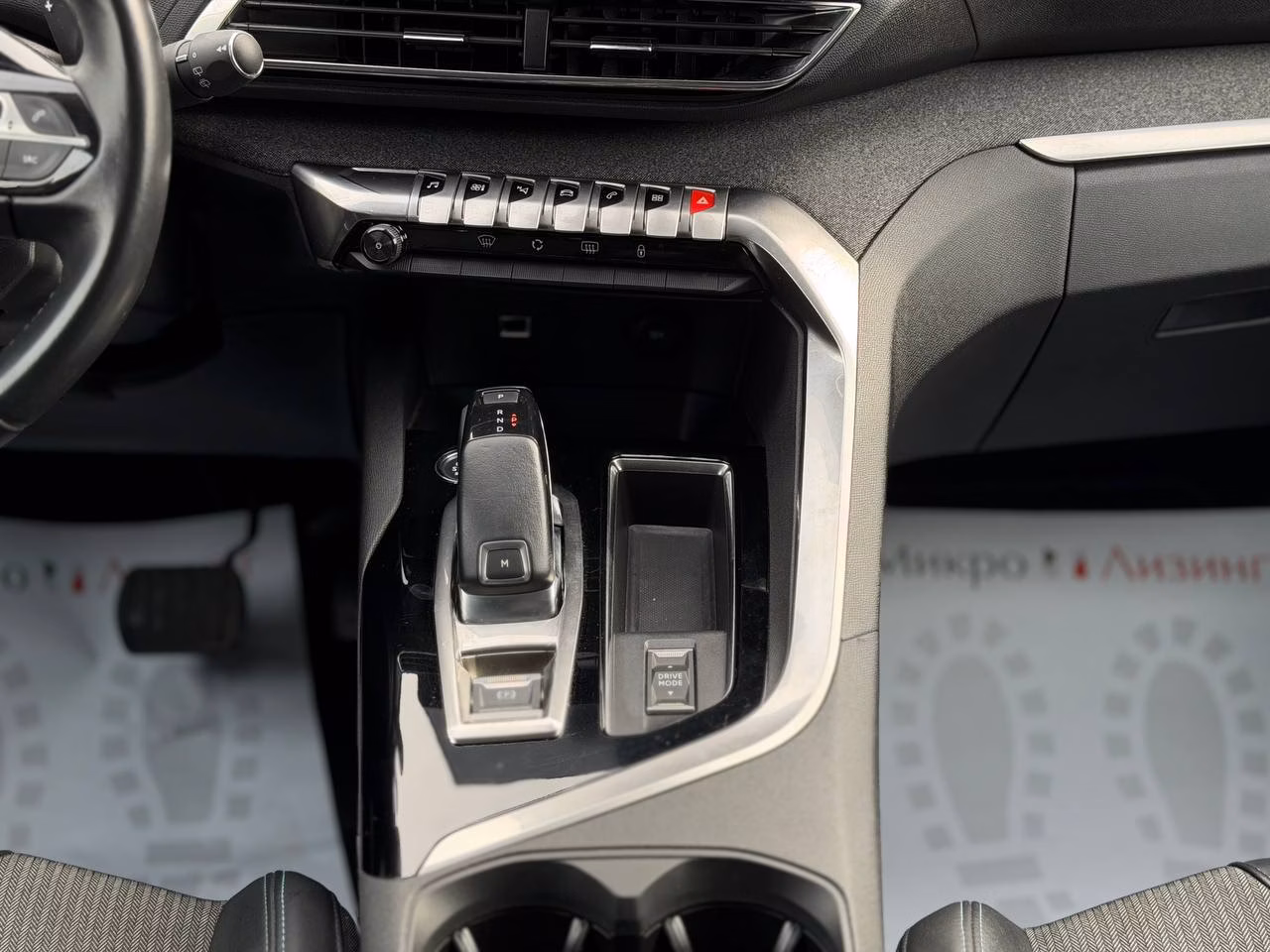 Peugeot 5008 фото 10