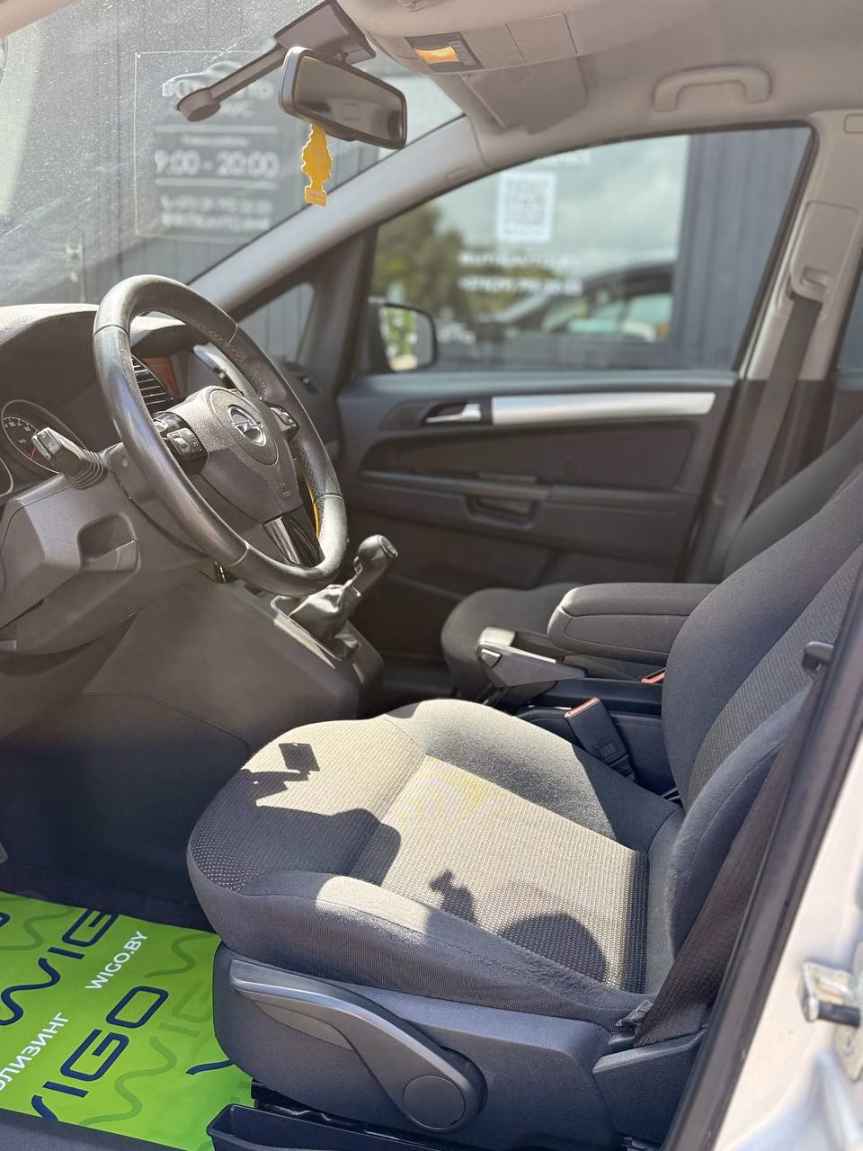Opel Zafira фото 7