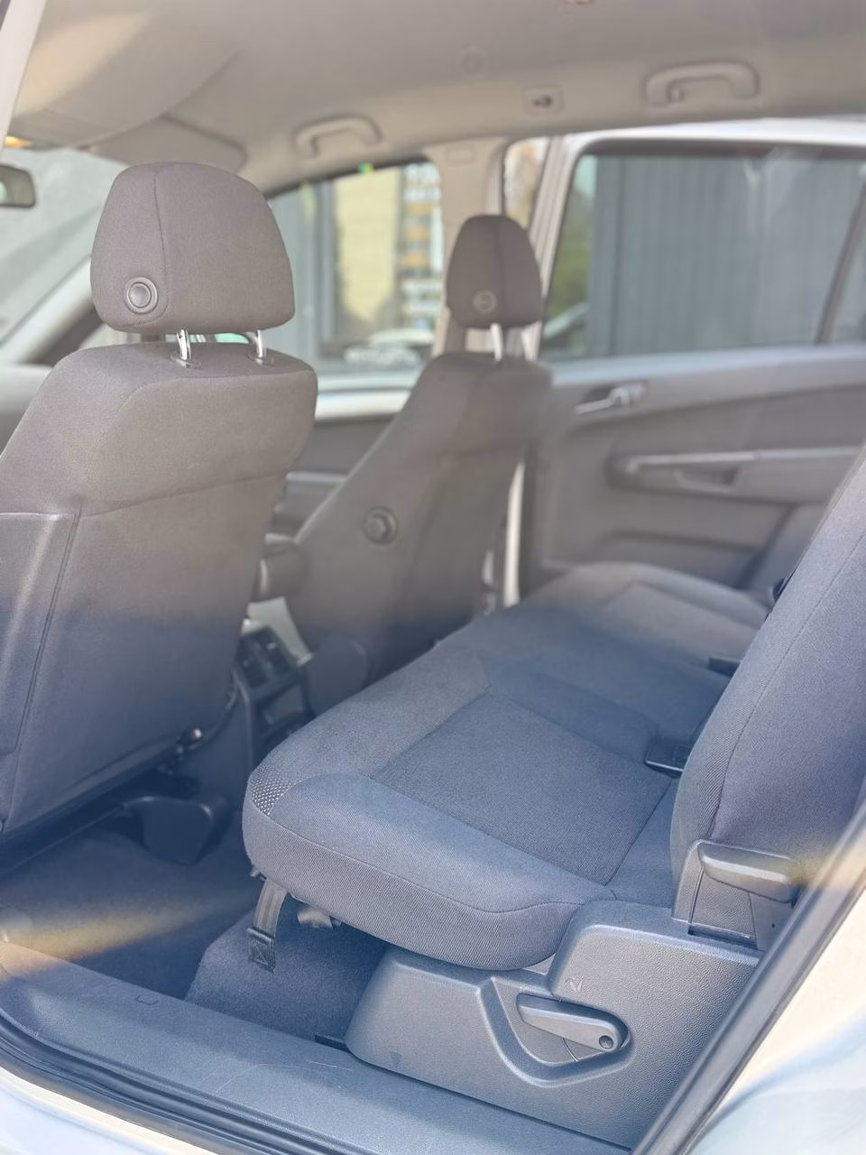 Opel Zafira фото 8