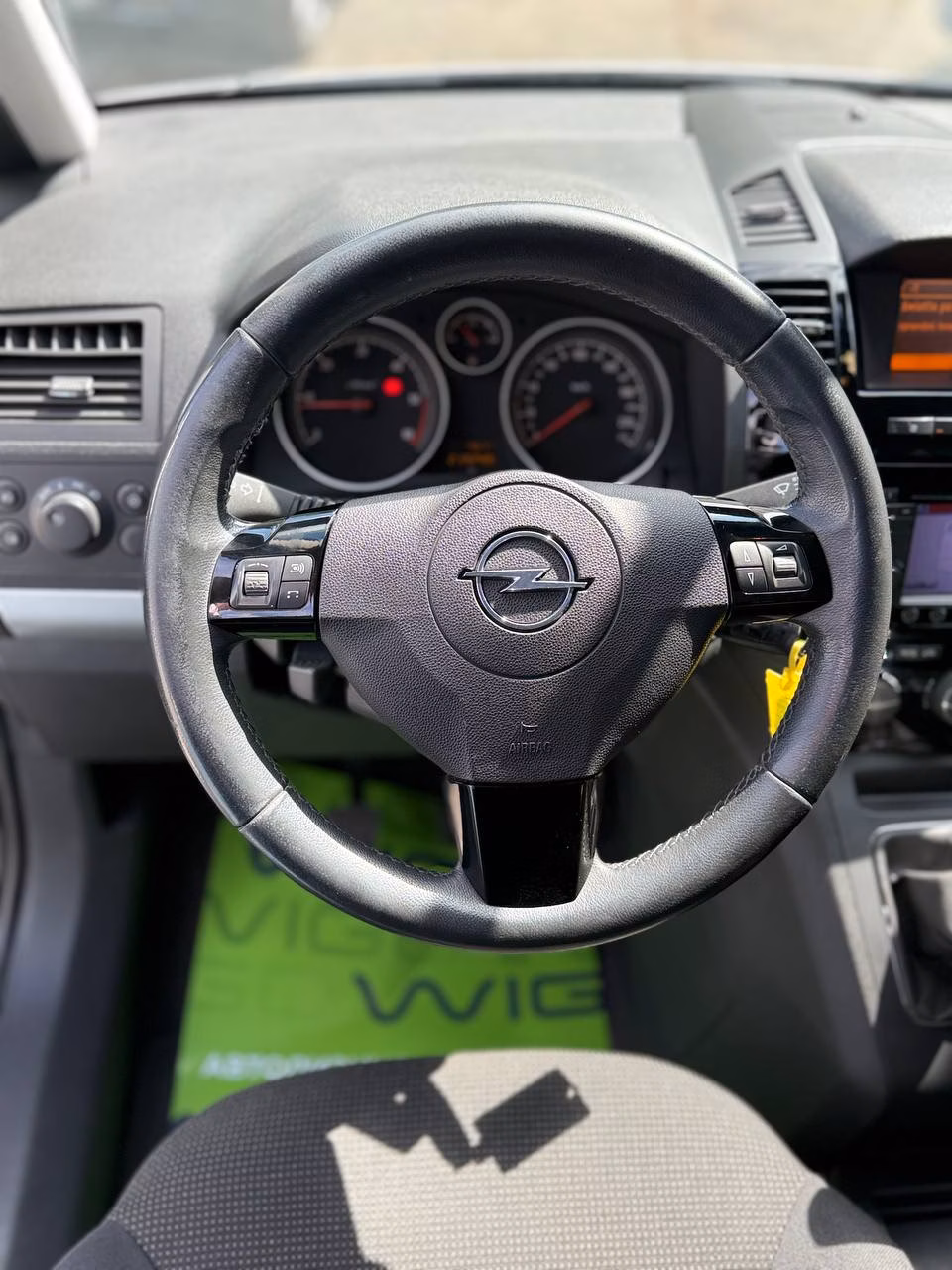 Opel Zafira фото 12