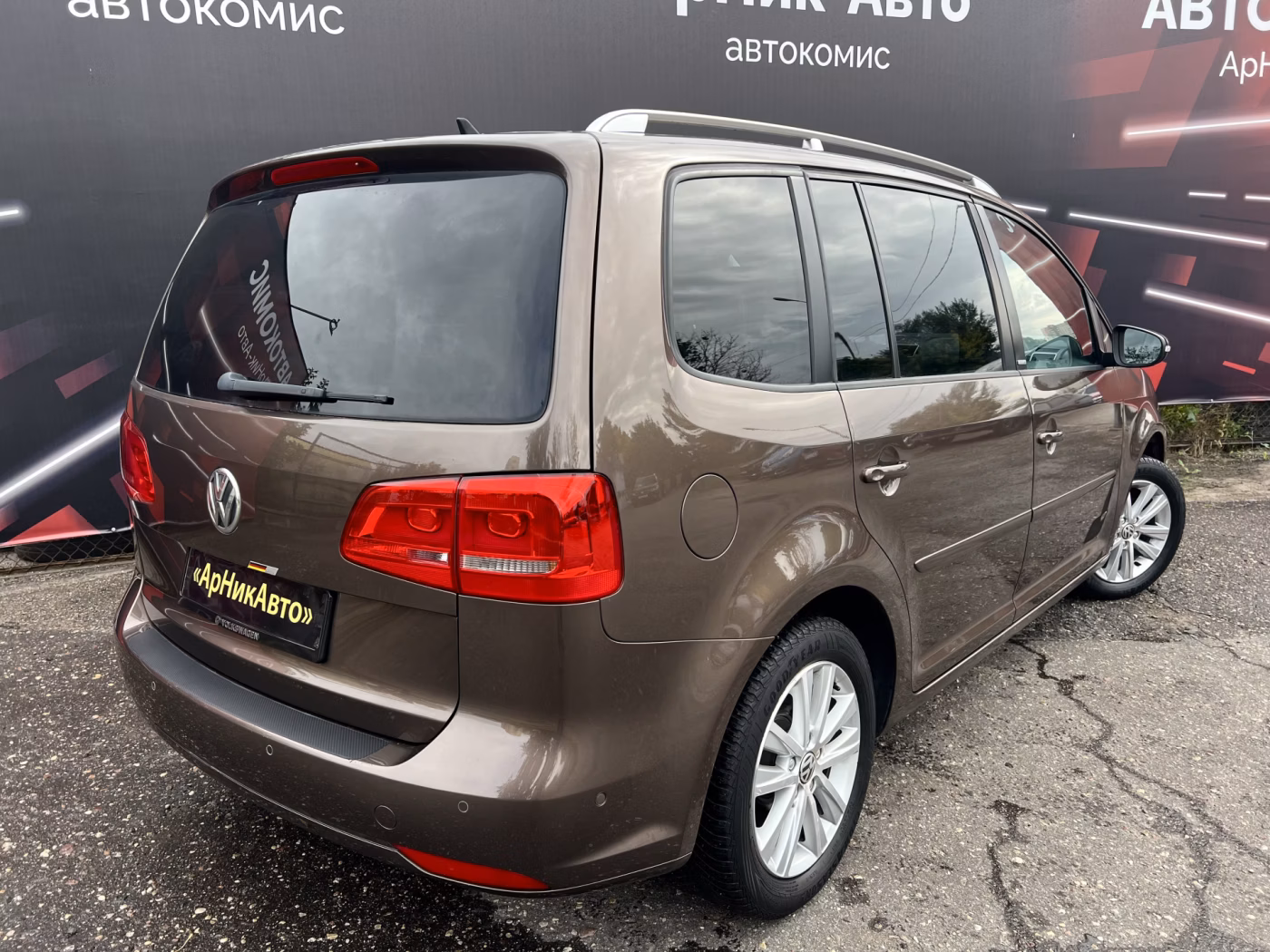 Volkswagen Touran фото 7