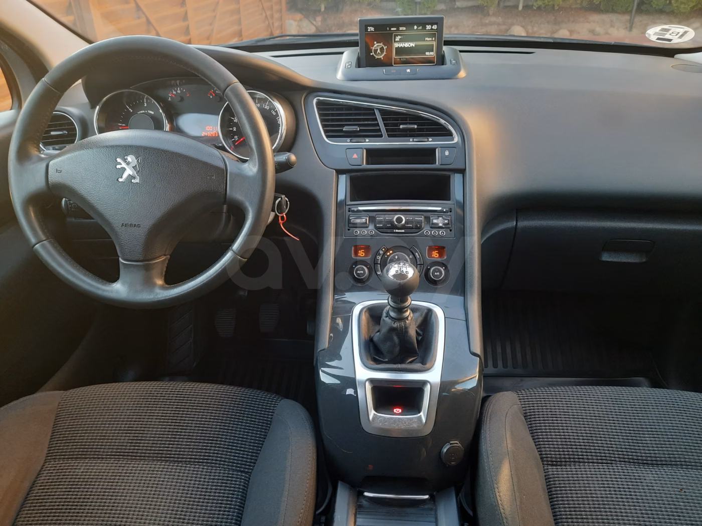 Peugeot 5008 фото 9