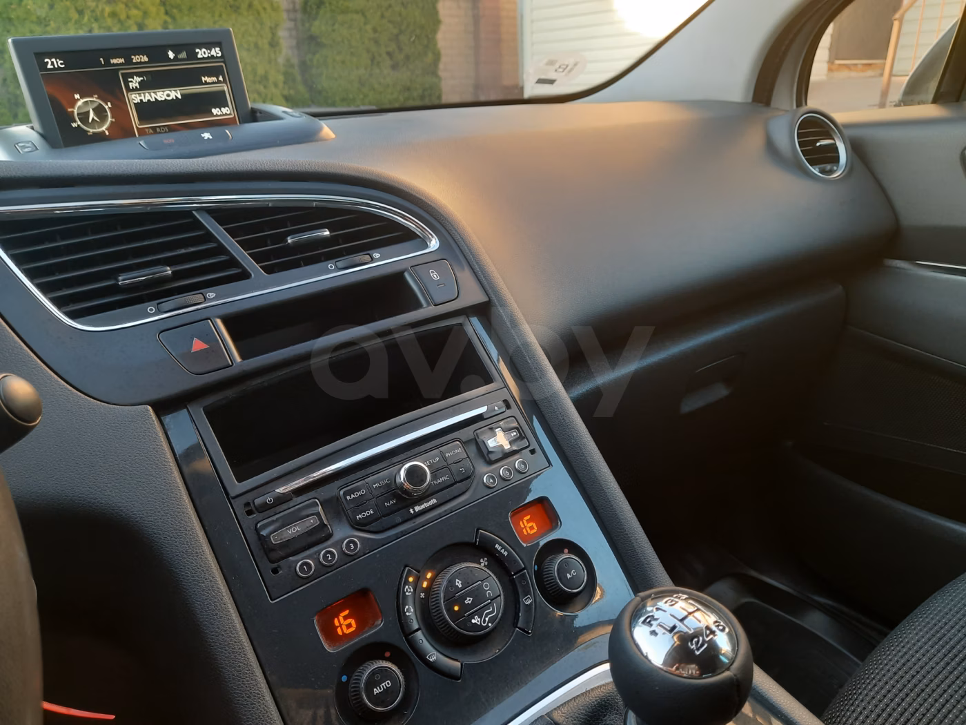 Peugeot 5008 фото 15
