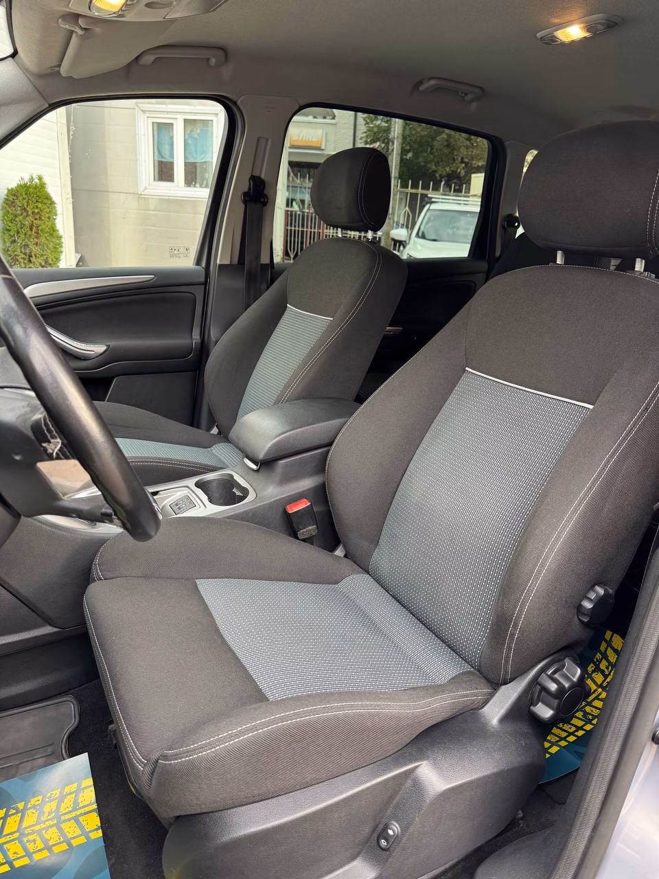 Ford S-MAX фото 10