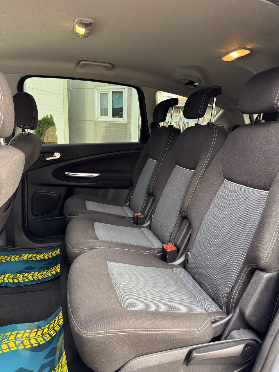Ford S-MAX фото 11