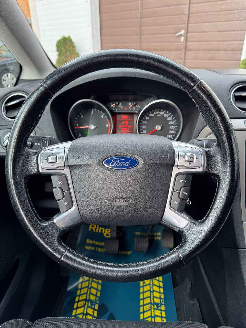 Ford S-MAX фото 17
