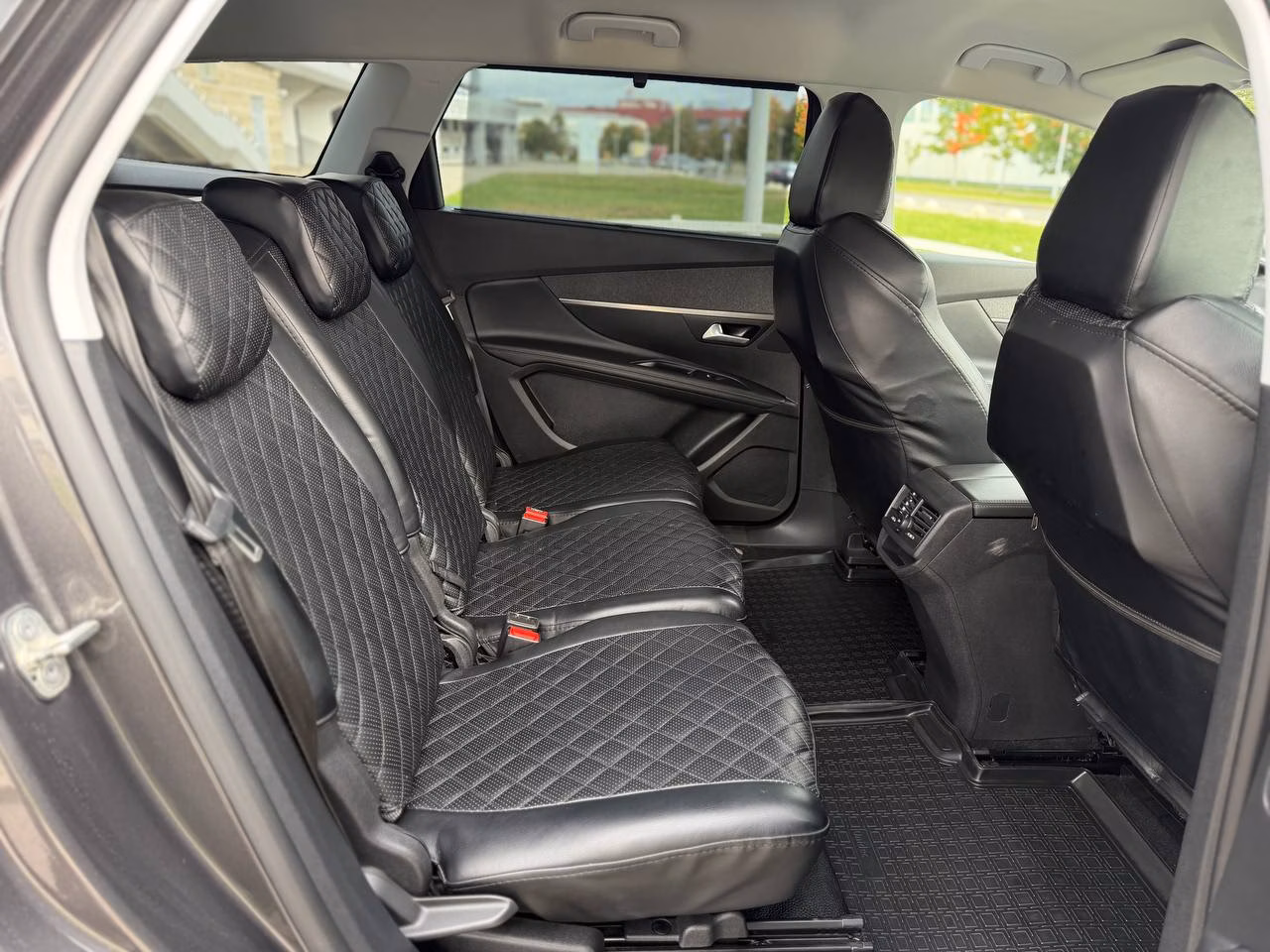 Peugeot 5008 фото 7