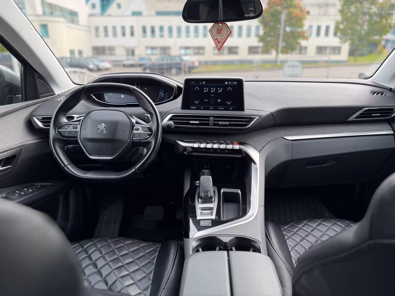 Peugeot 5008 фото 8