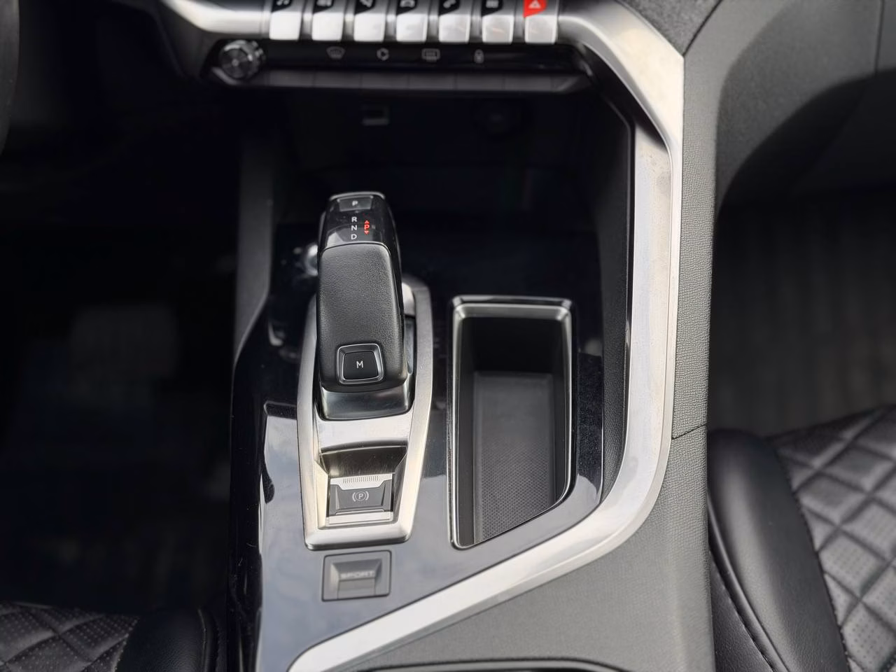 Peugeot 5008 фото 10