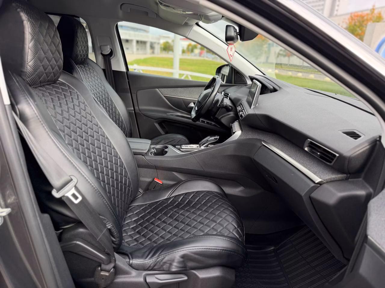 Peugeot 5008 фото 13