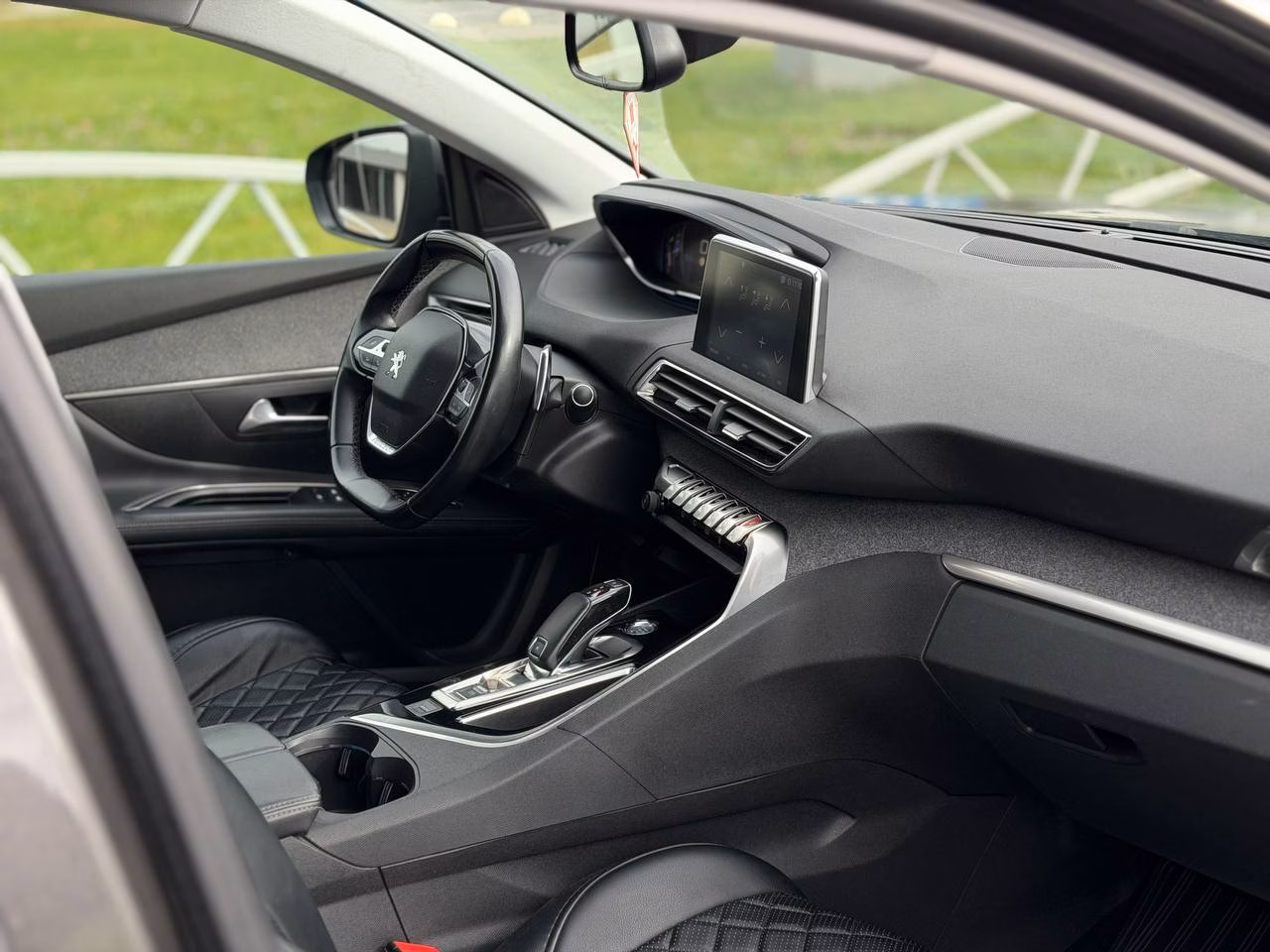 Peugeot 5008 фото 15