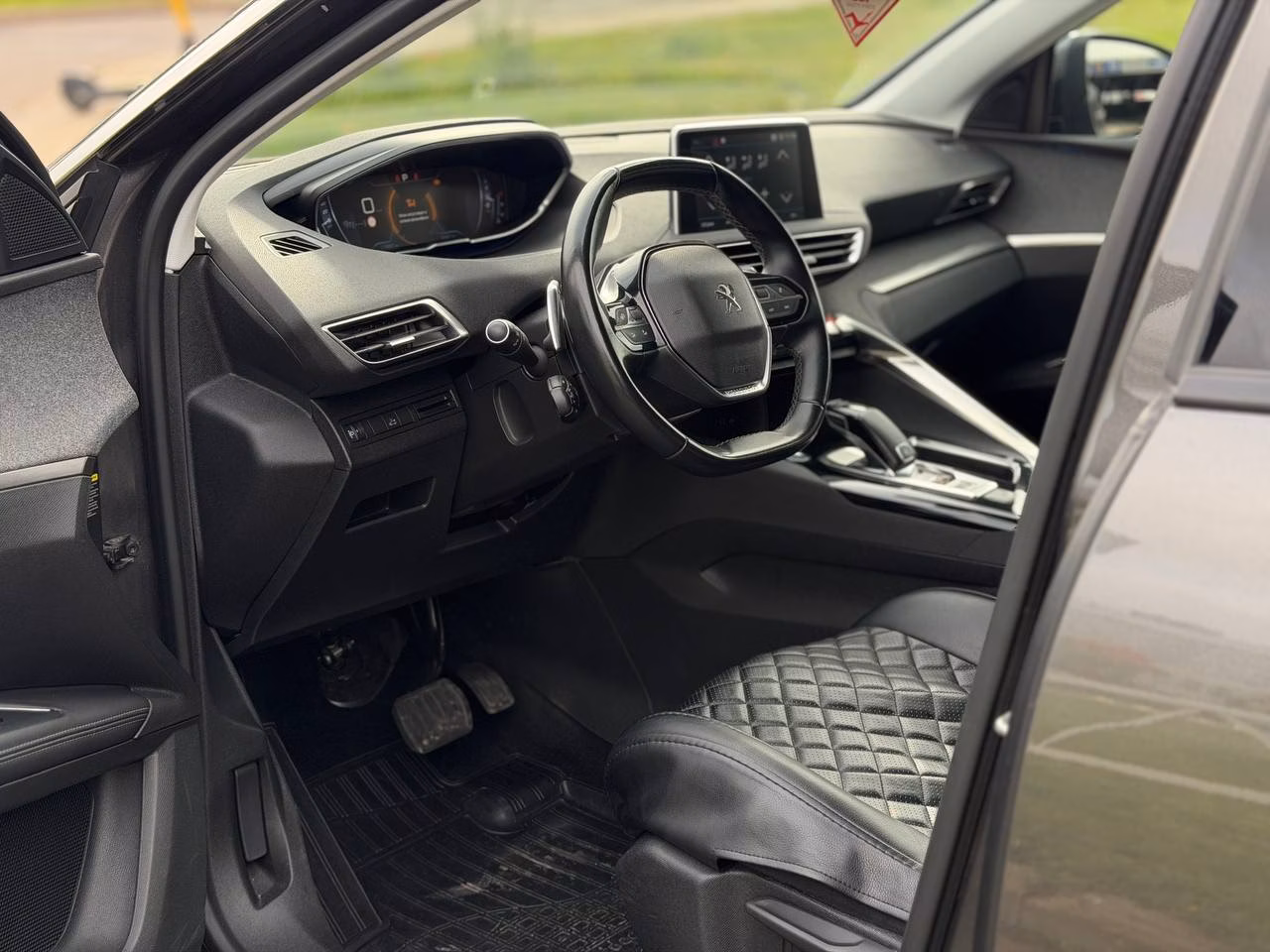 Peugeot 5008 фото 16
