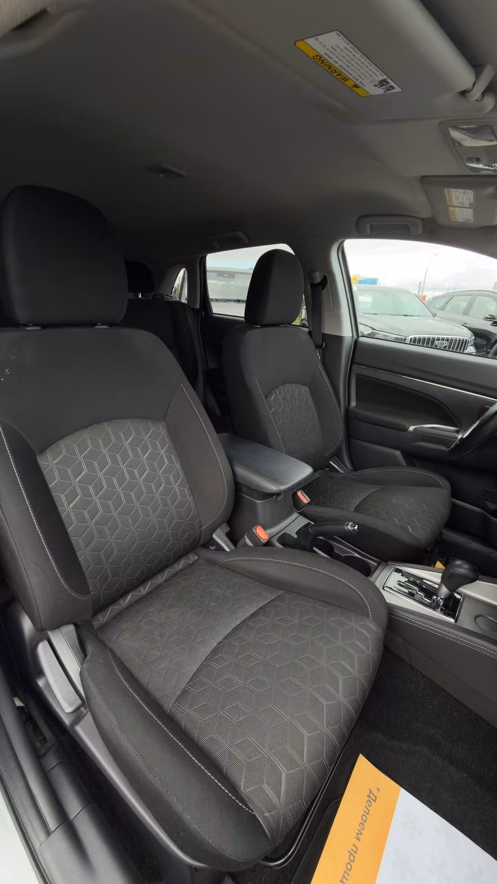 Mitsubishi Outlander Sport фото 17