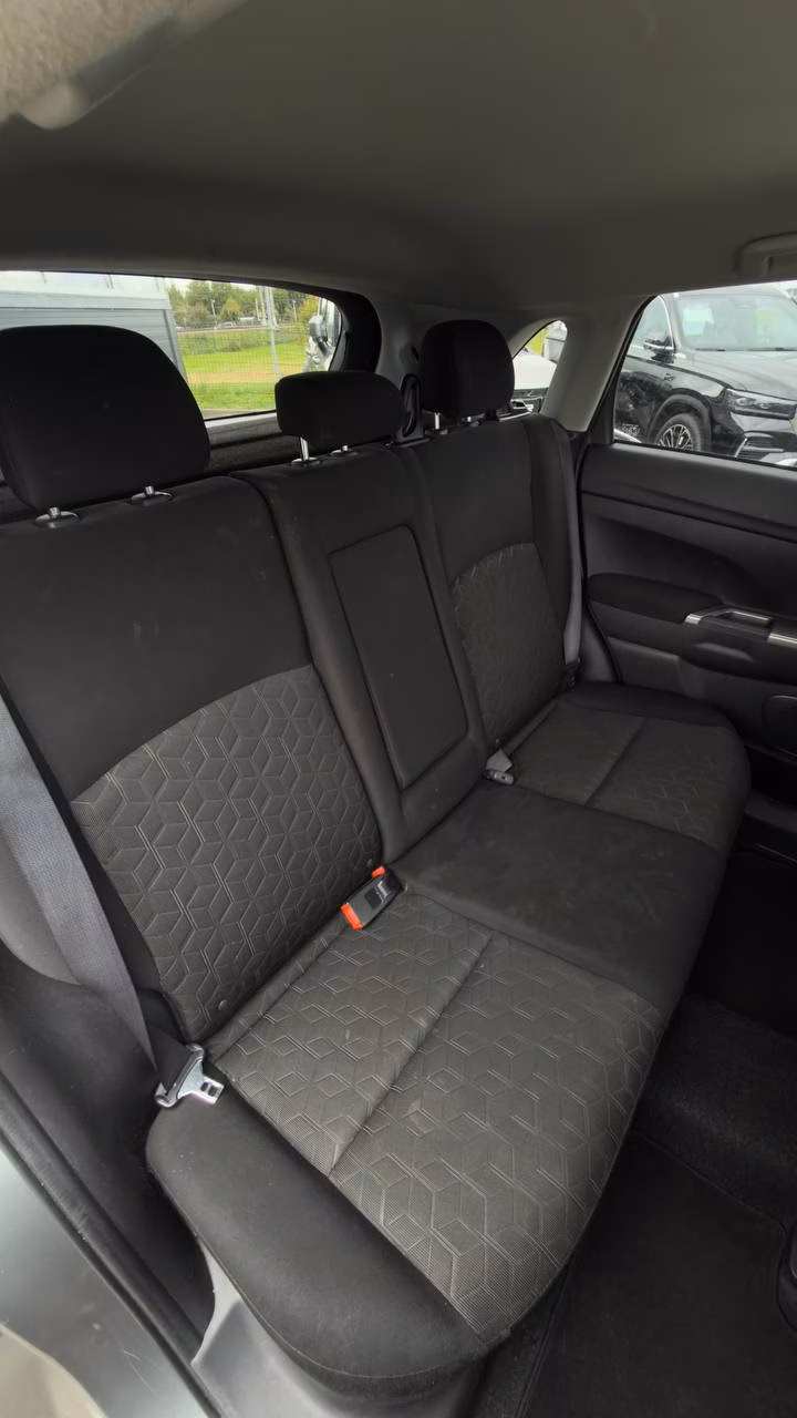 Mitsubishi Outlander Sport фото 18