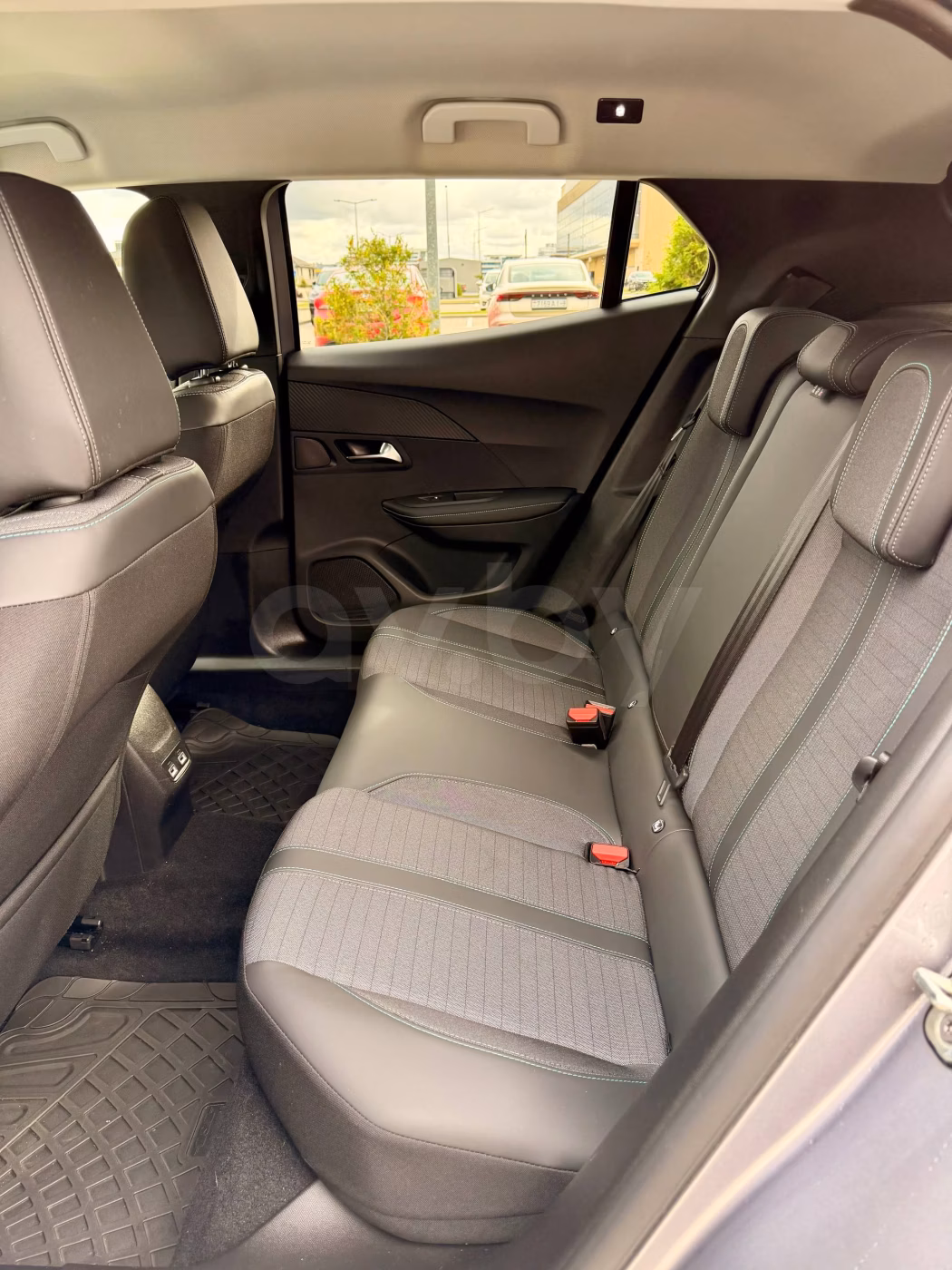 Peugeot 2008 фото 10