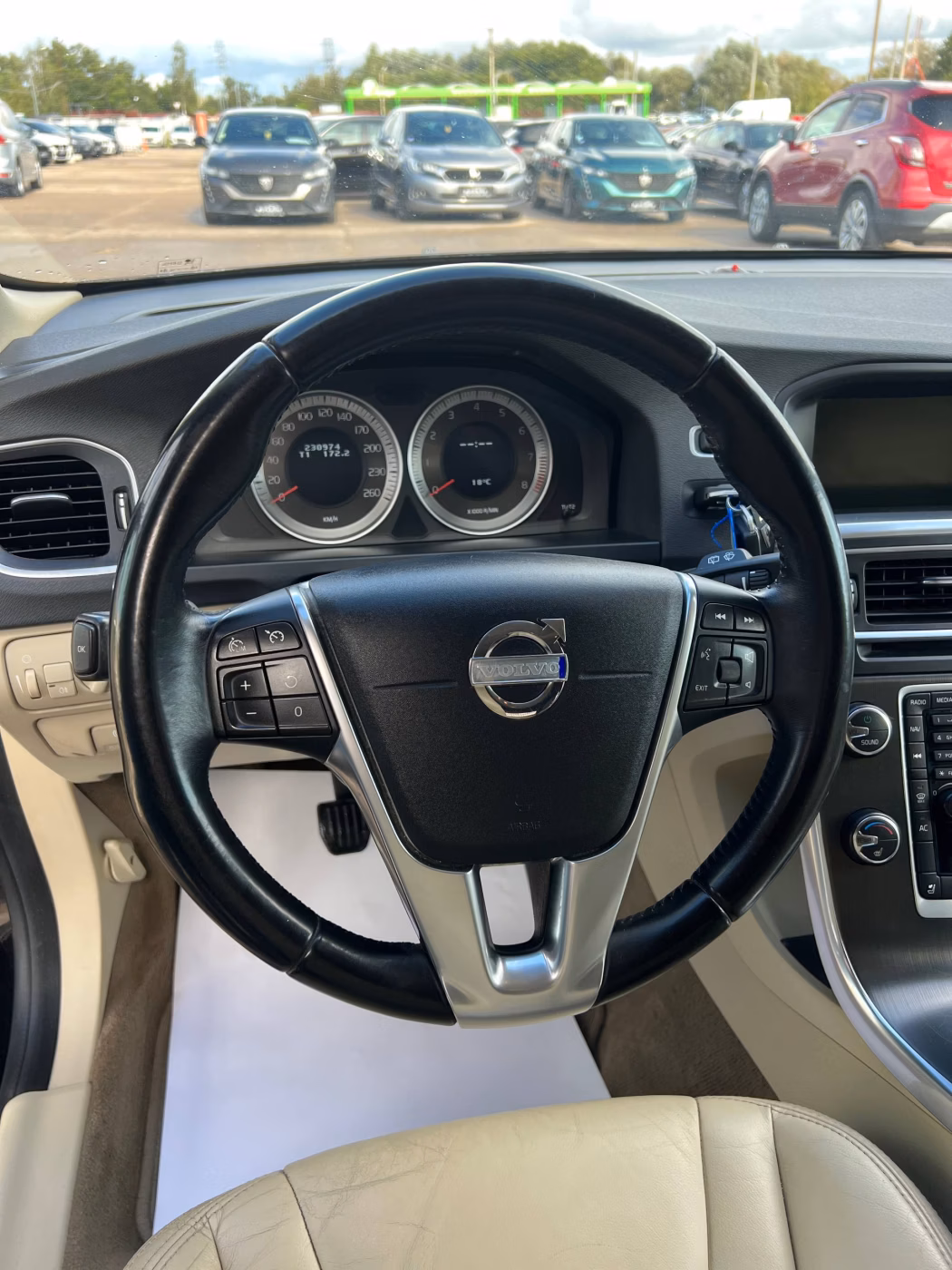 Volvo V60 фото 9