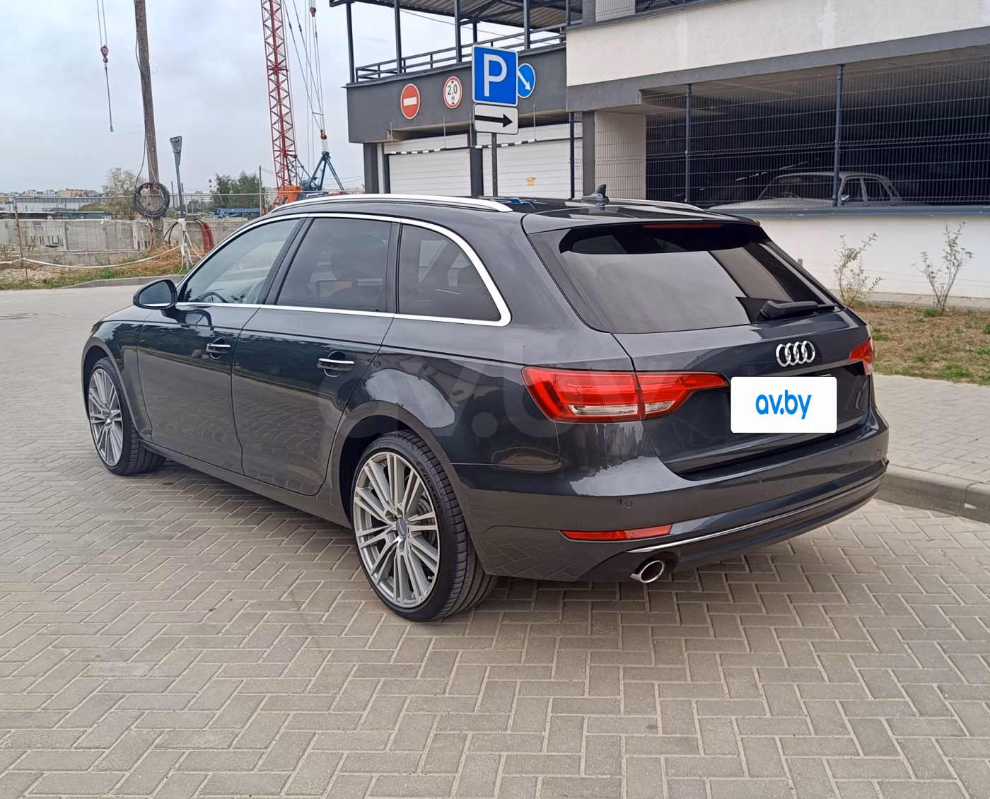 Audi A4 фото 3