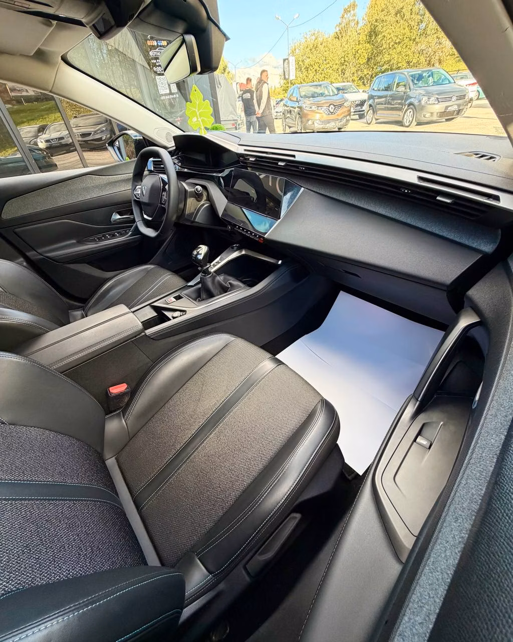 Peugeot 308 фото 11