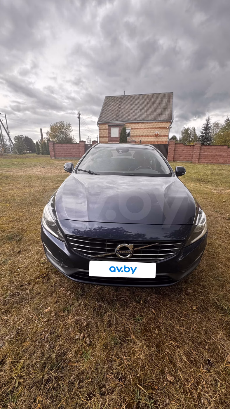 Volvo V60 фото 2